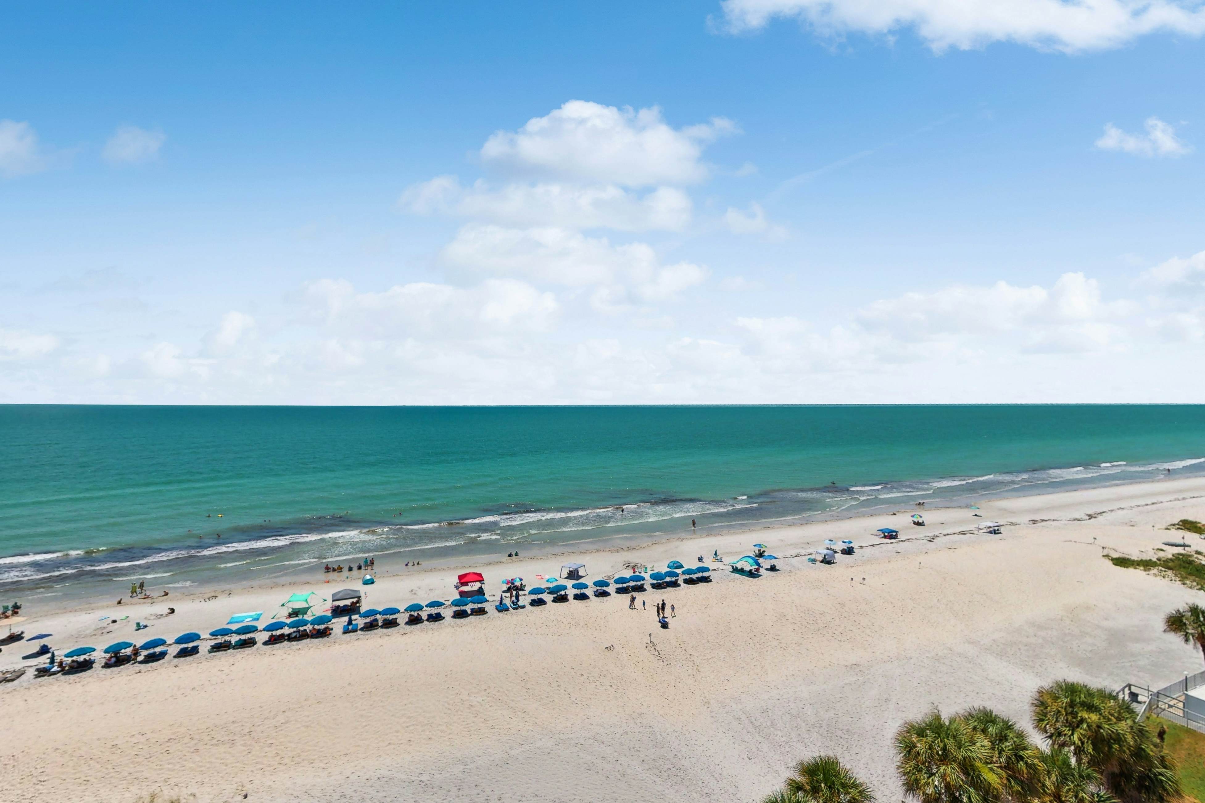 Beachfront condo with amazing Gulf views, pool, hot tub, grills, balcony, & WiFi