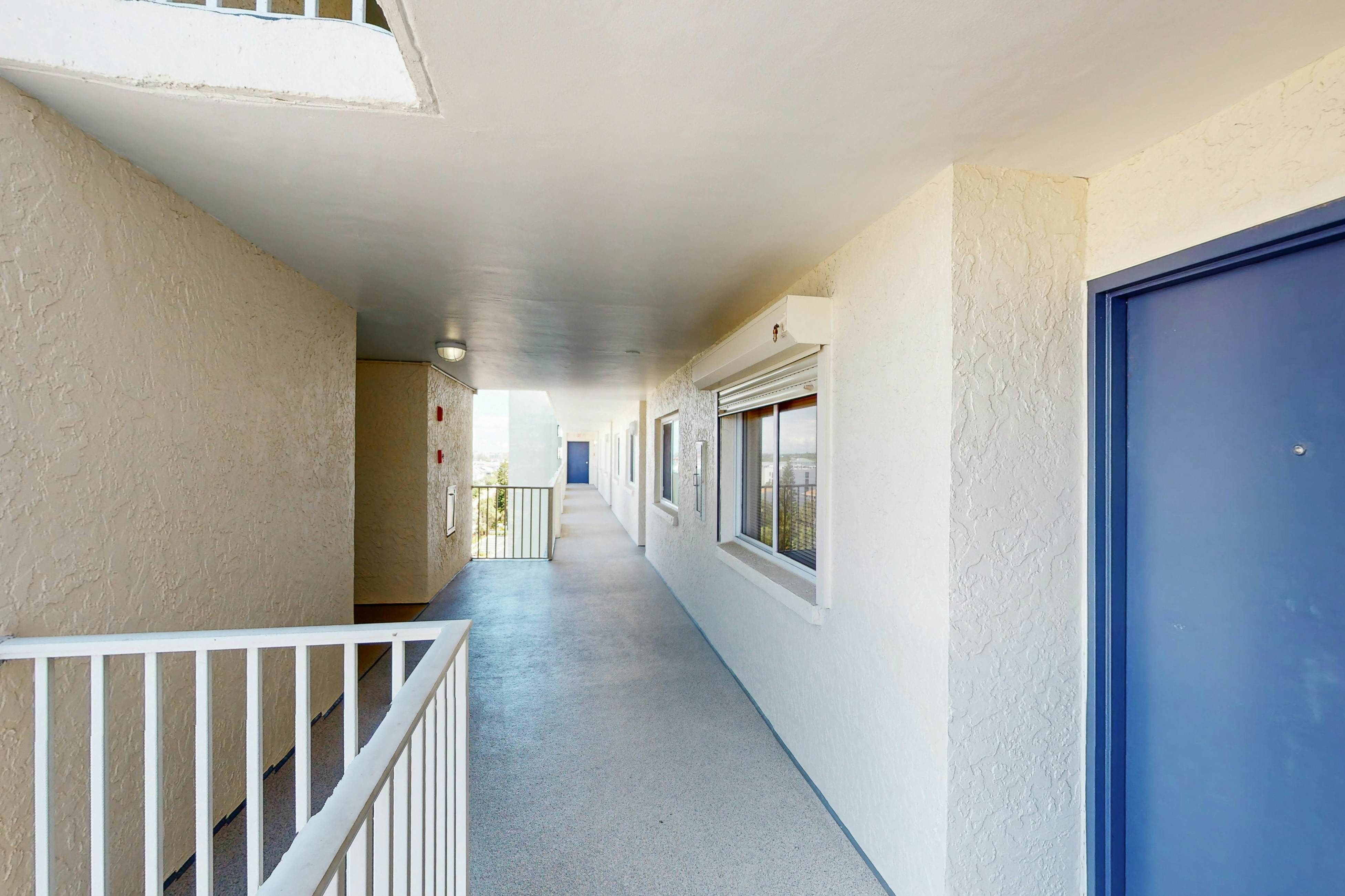 Beachfront condo with amazing Gulf views, pool, hot tub, grills, balcony, & WiFi