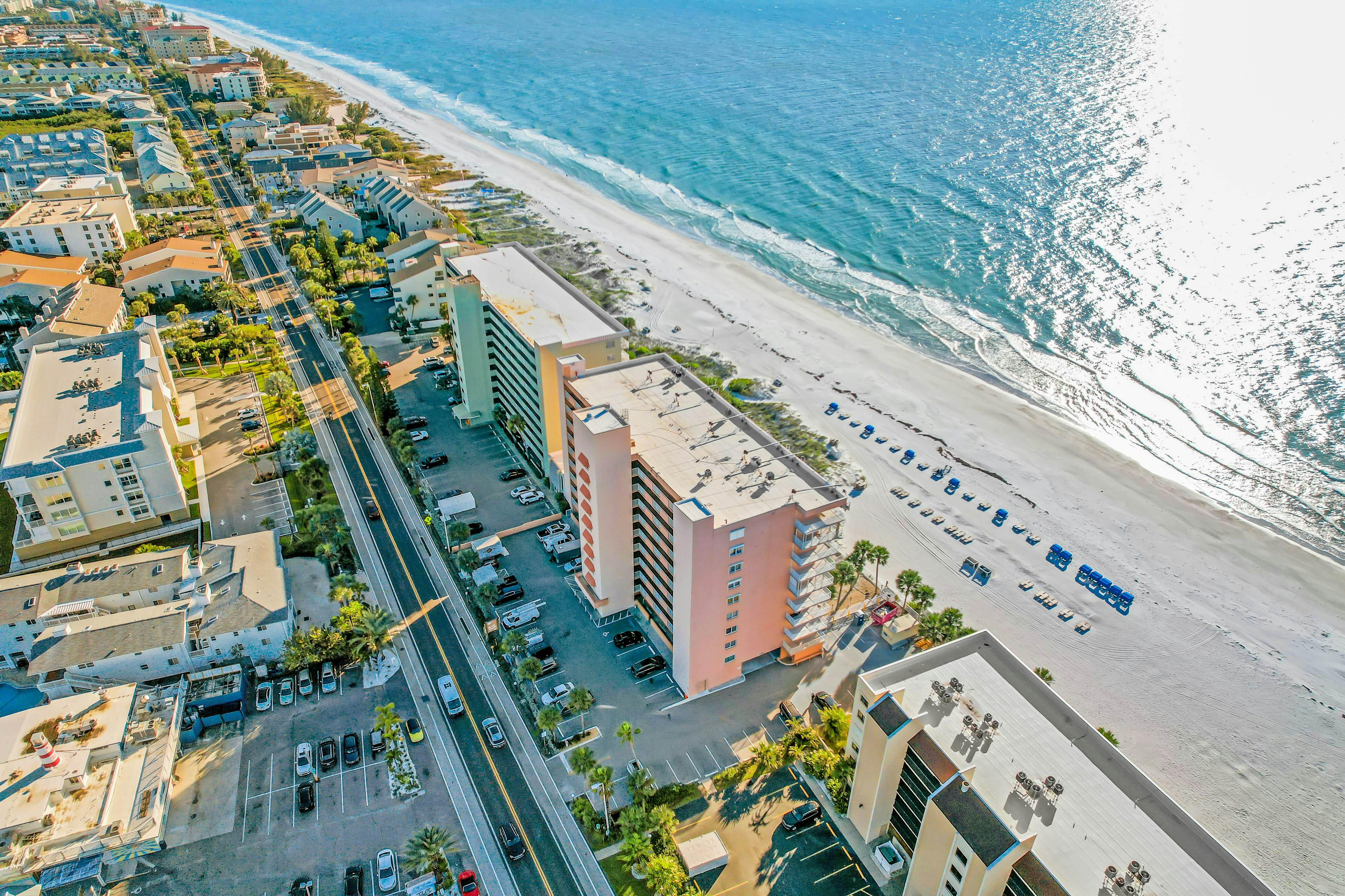 Beachfront condo with amazing Gulf views, pool, hot tub, grills, balcony, & WiFi