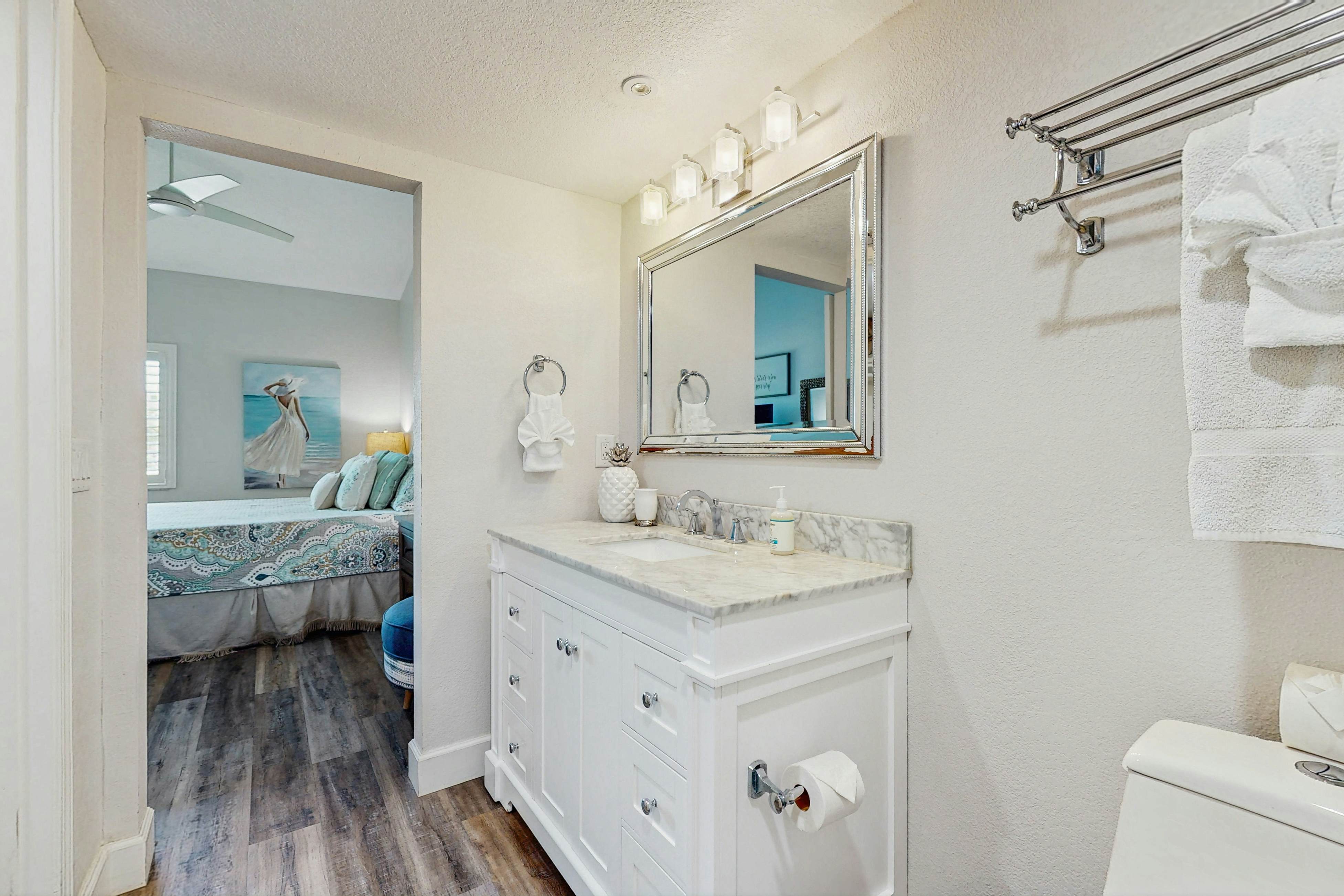 Tropical gem with pool - steps to beach - water-view balcony, private W/D & AC