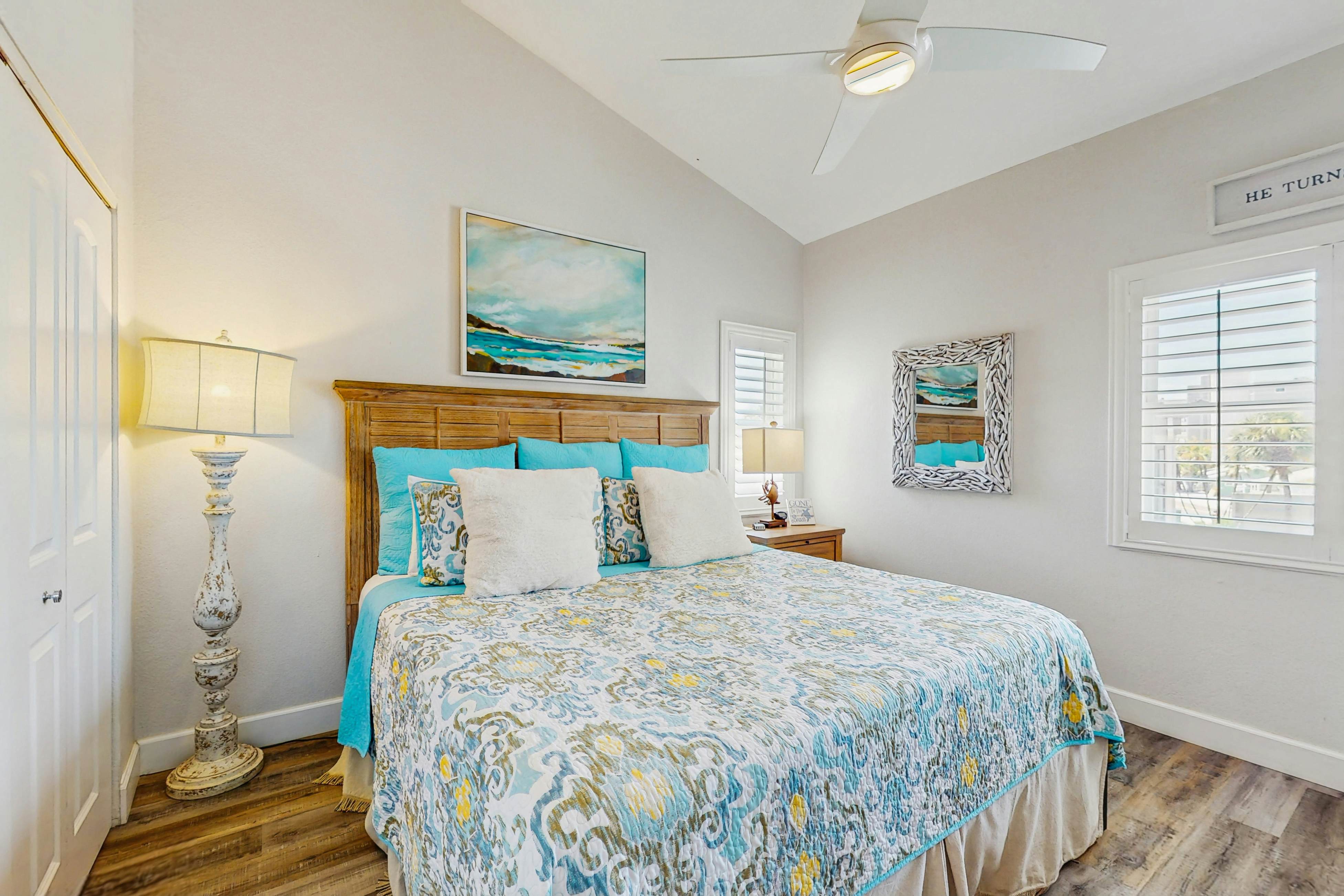 Tropical gem with pool - steps to beach - water-view balcony, private W/D & AC