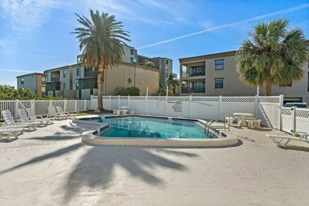 Tropical gem with pool steps to beach water view balcony private WD and AC