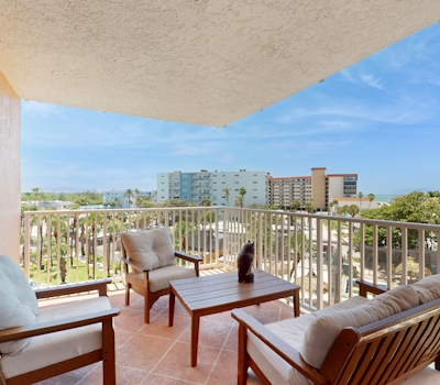 Upscale condo with gorgeous Gulf views and beachfront heated pool and spa