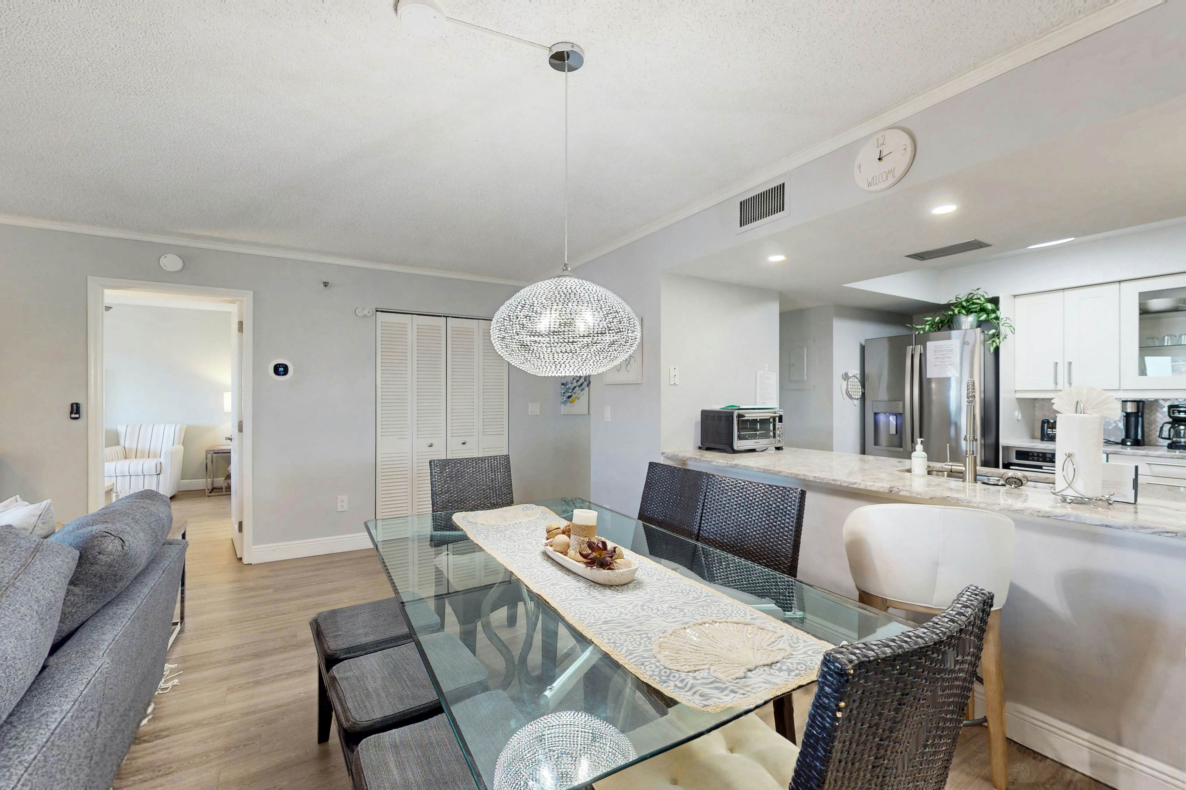 Upscale condo with gorgeous Gulf views & beachfront heated pool & spa