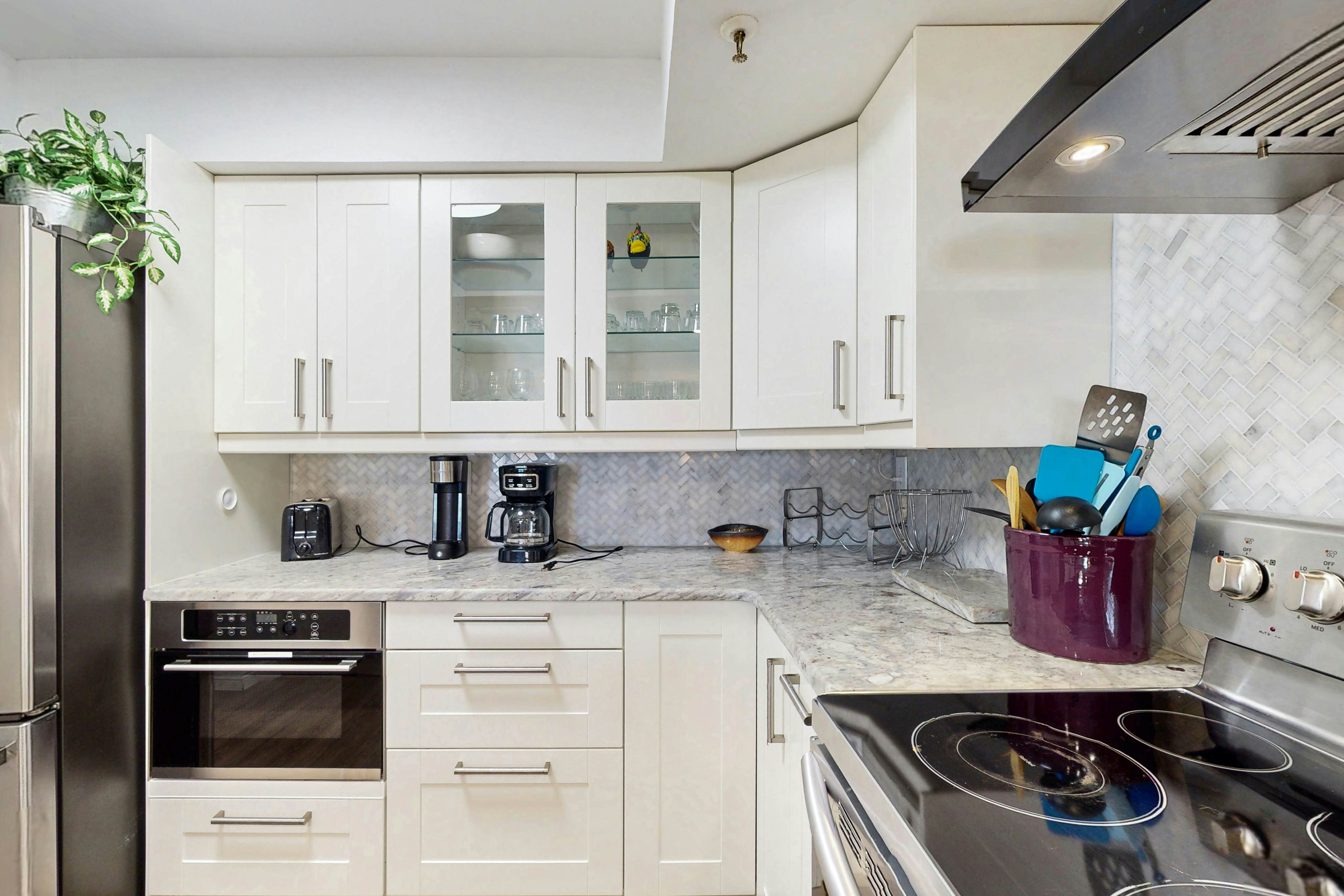 Upscale condo with gorgeous Gulf views & beachfront heated pool & spa