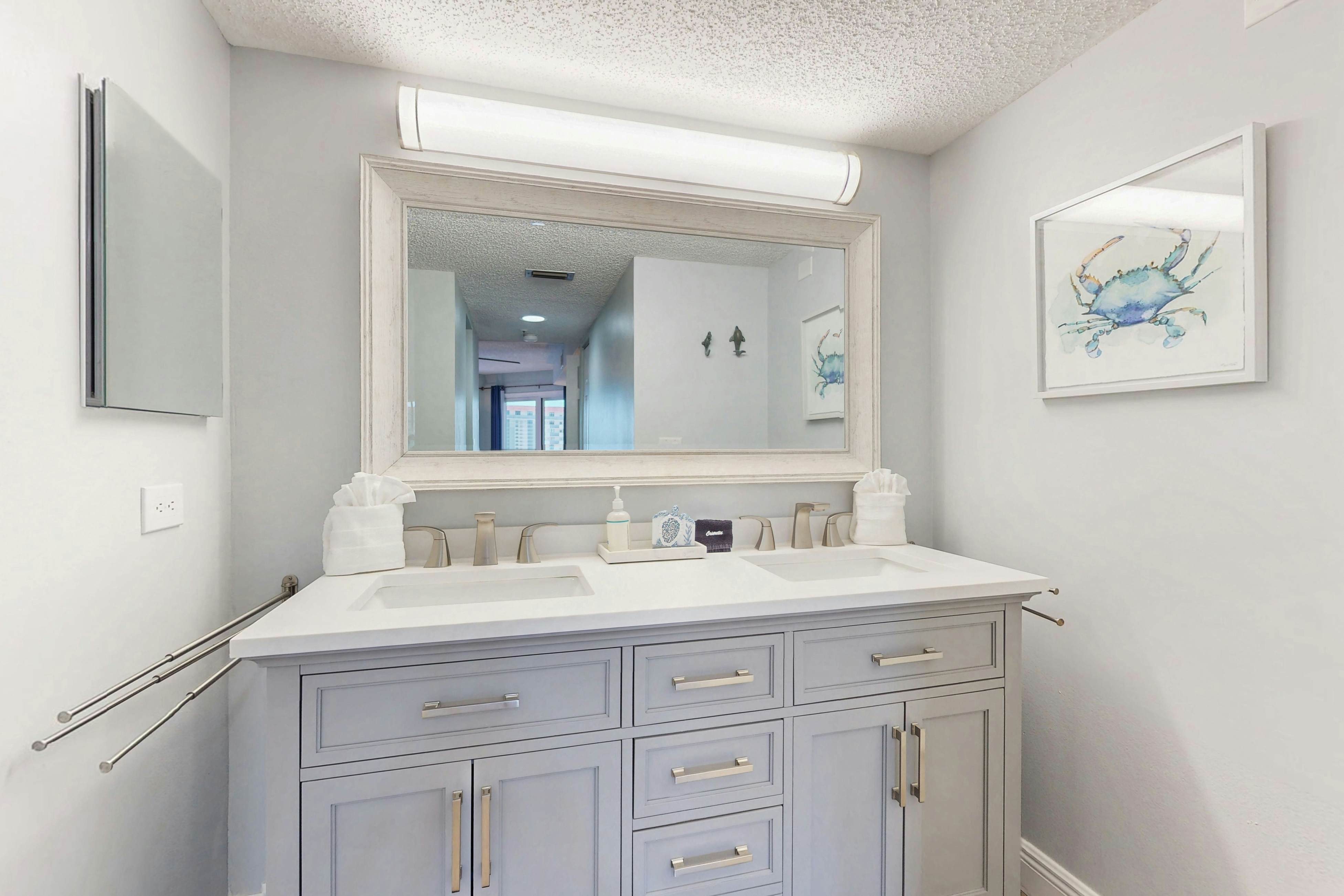 Upscale condo with gorgeous Gulf views & beachfront heated pool & spa