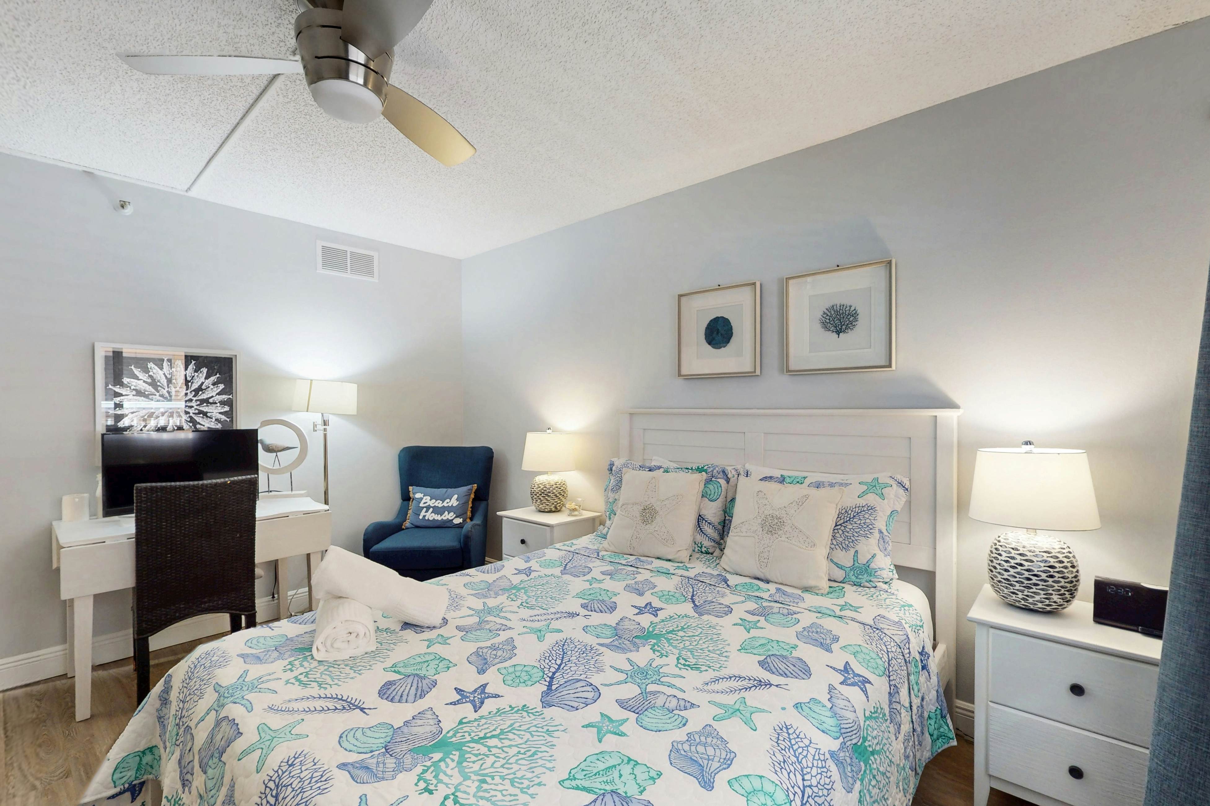 Upscale condo with gorgeous Gulf views & beachfront heated pool & spa