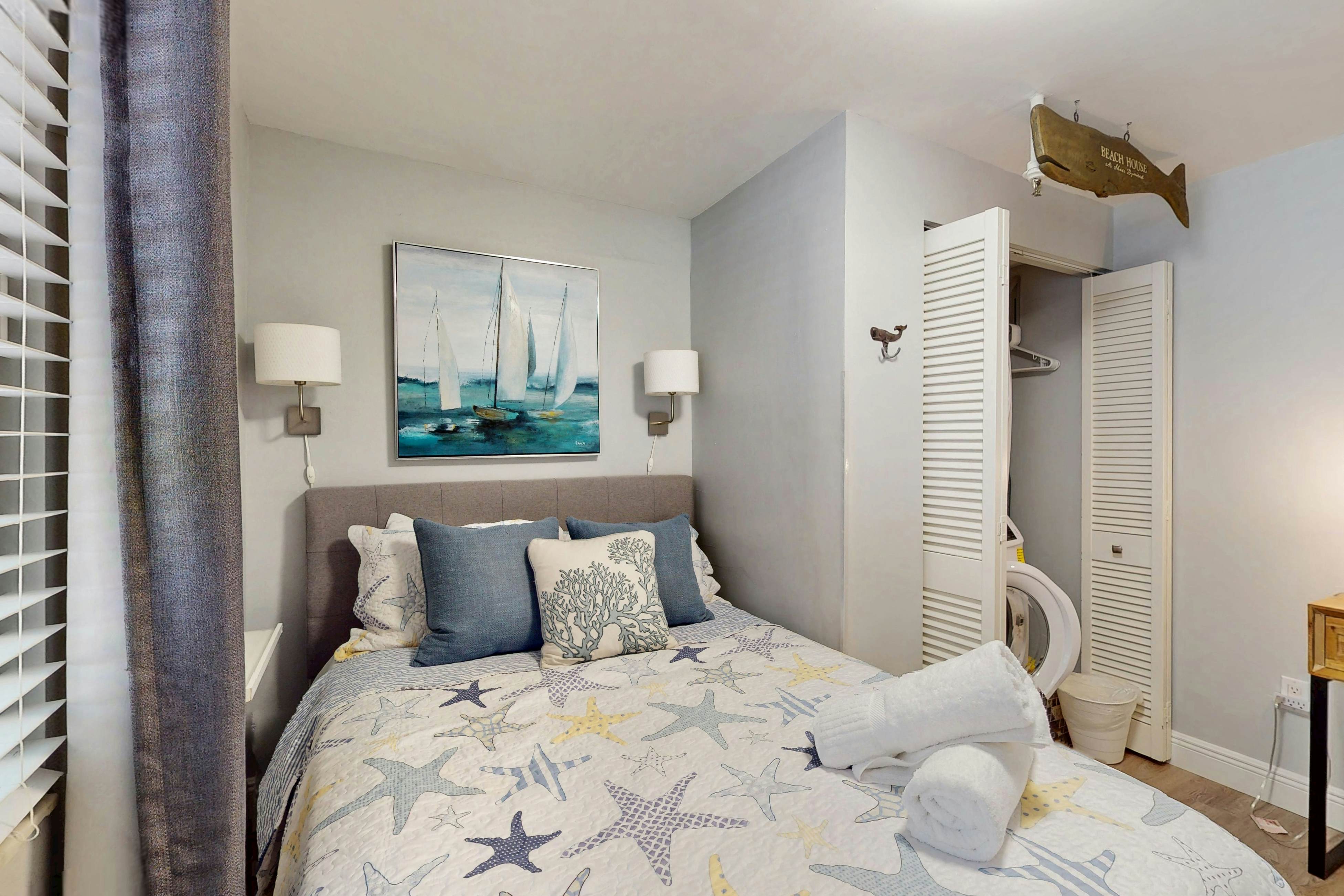 Upscale condo with gorgeous Gulf views & beachfront heated pool & spa