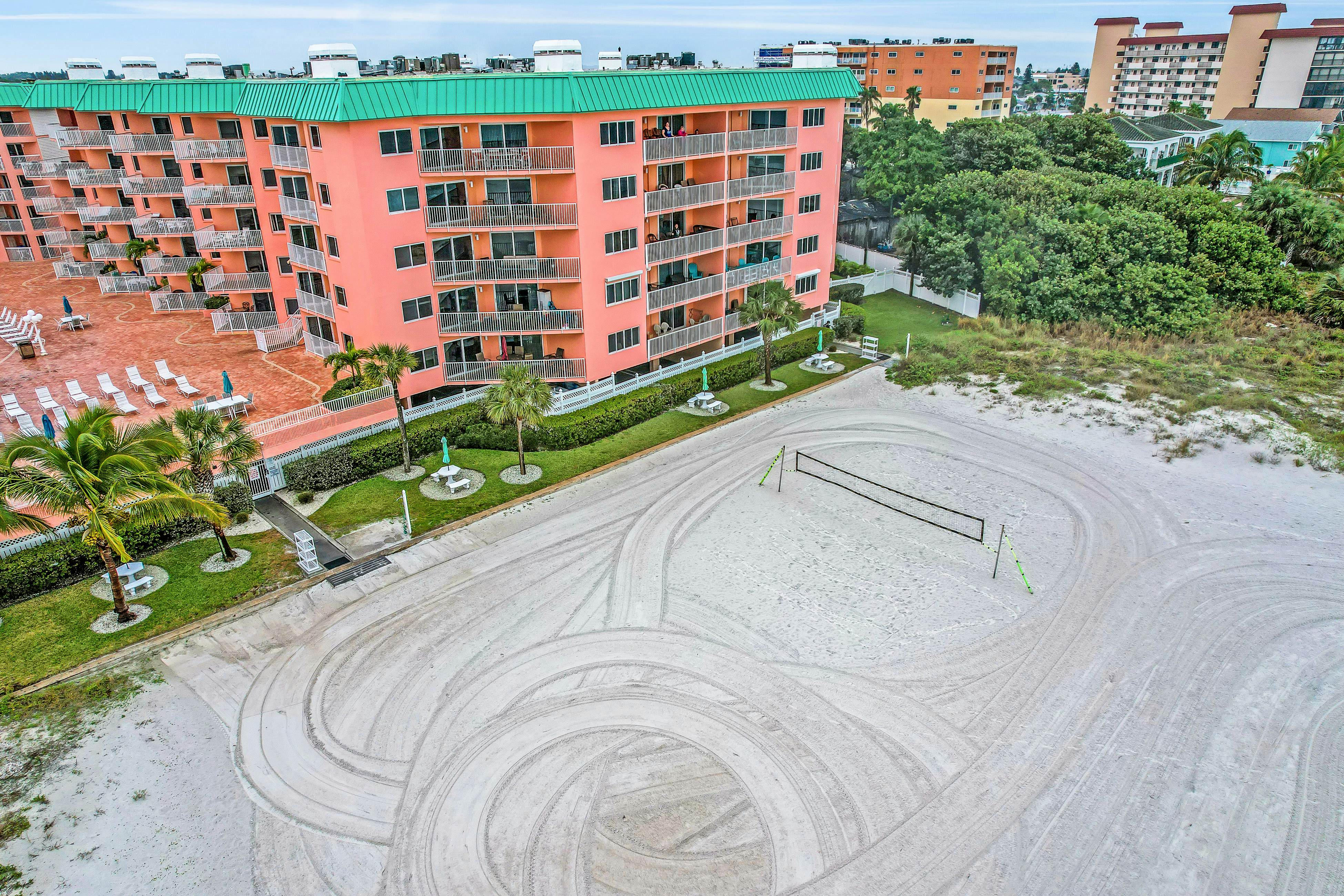 Upscale condo with gorgeous Gulf views & beachfront heated pool & spa