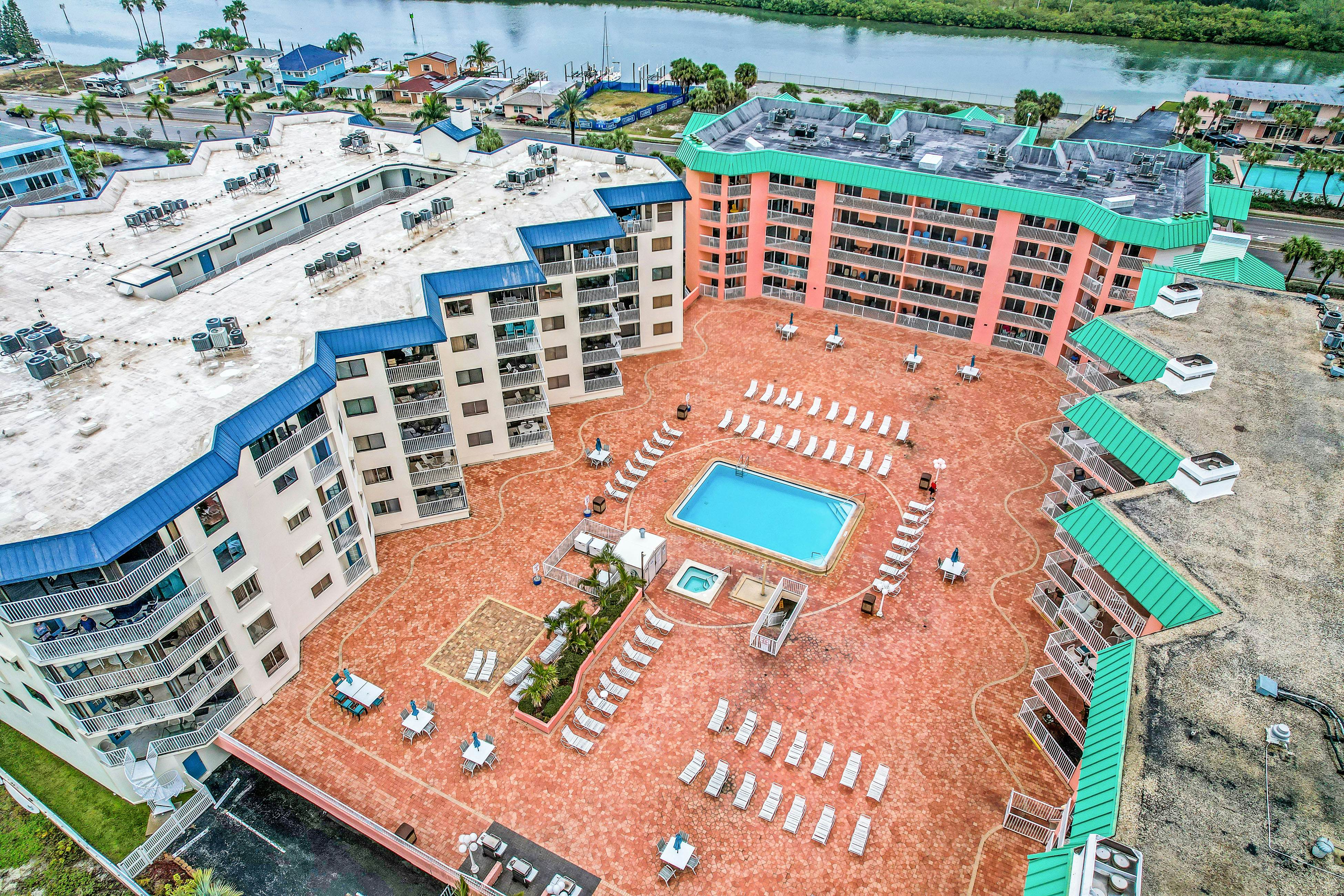 Upscale condo with gorgeous Gulf views & beachfront heated pool & spa