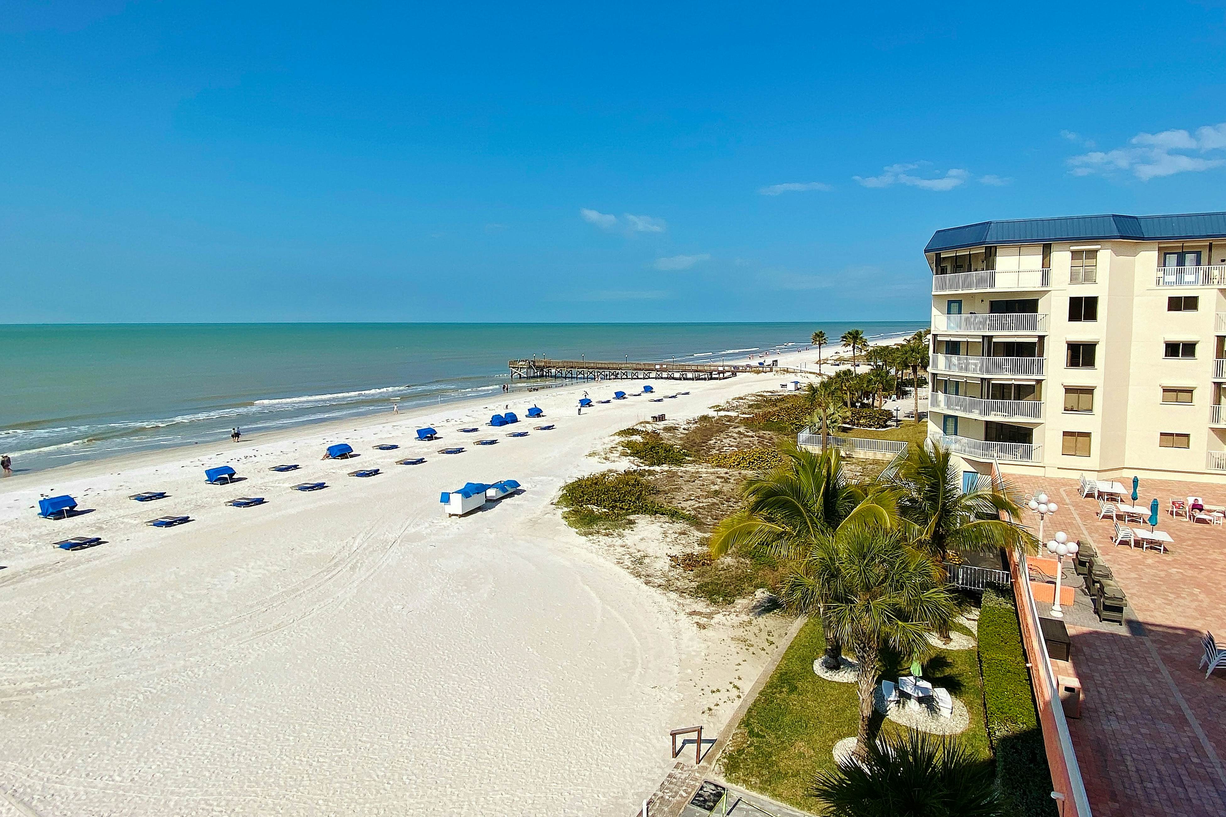 Upscale condo with gorgeous Gulf views & beachfront heated pool & spa