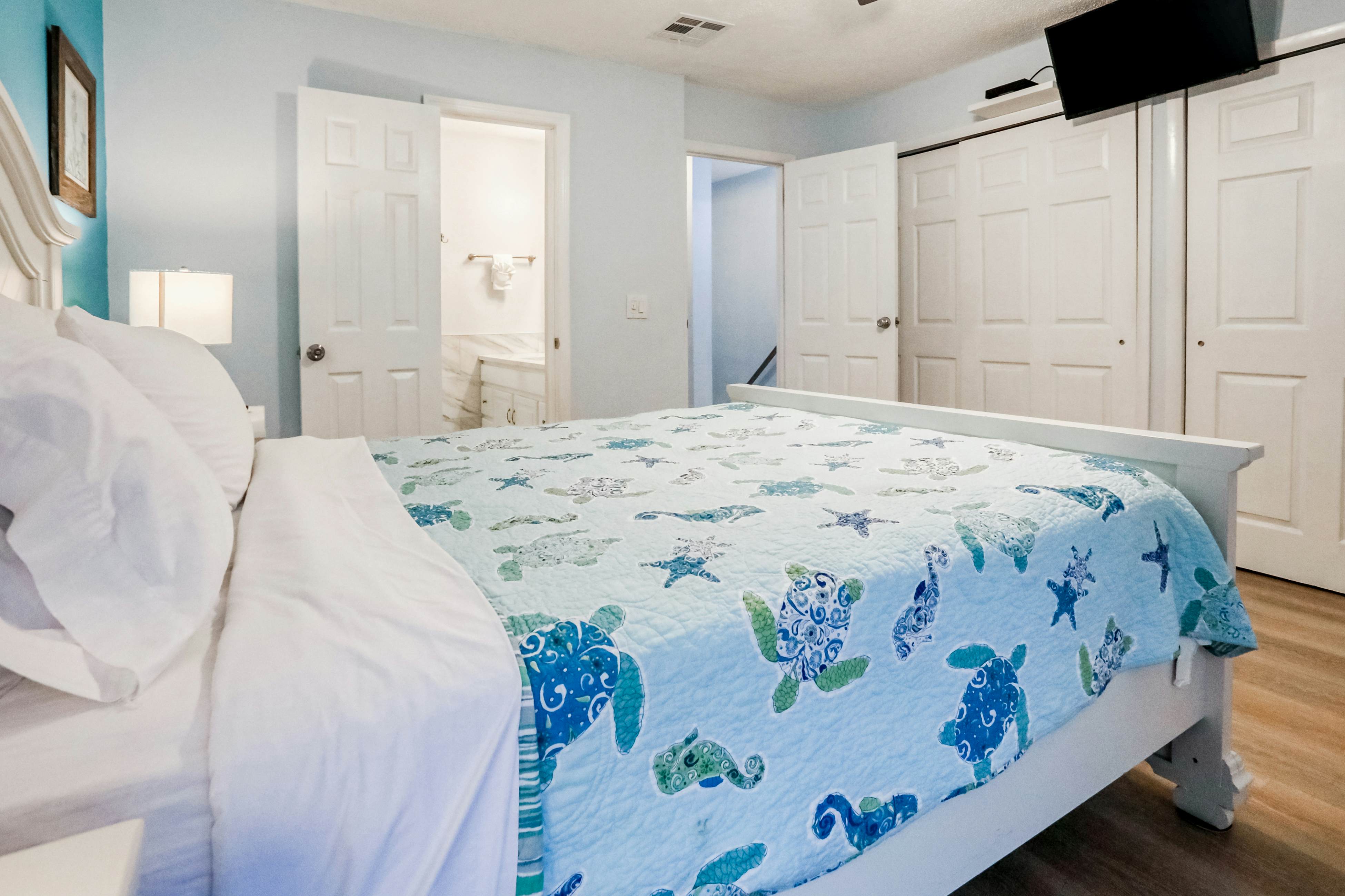 Spacious townhouse across from beach access