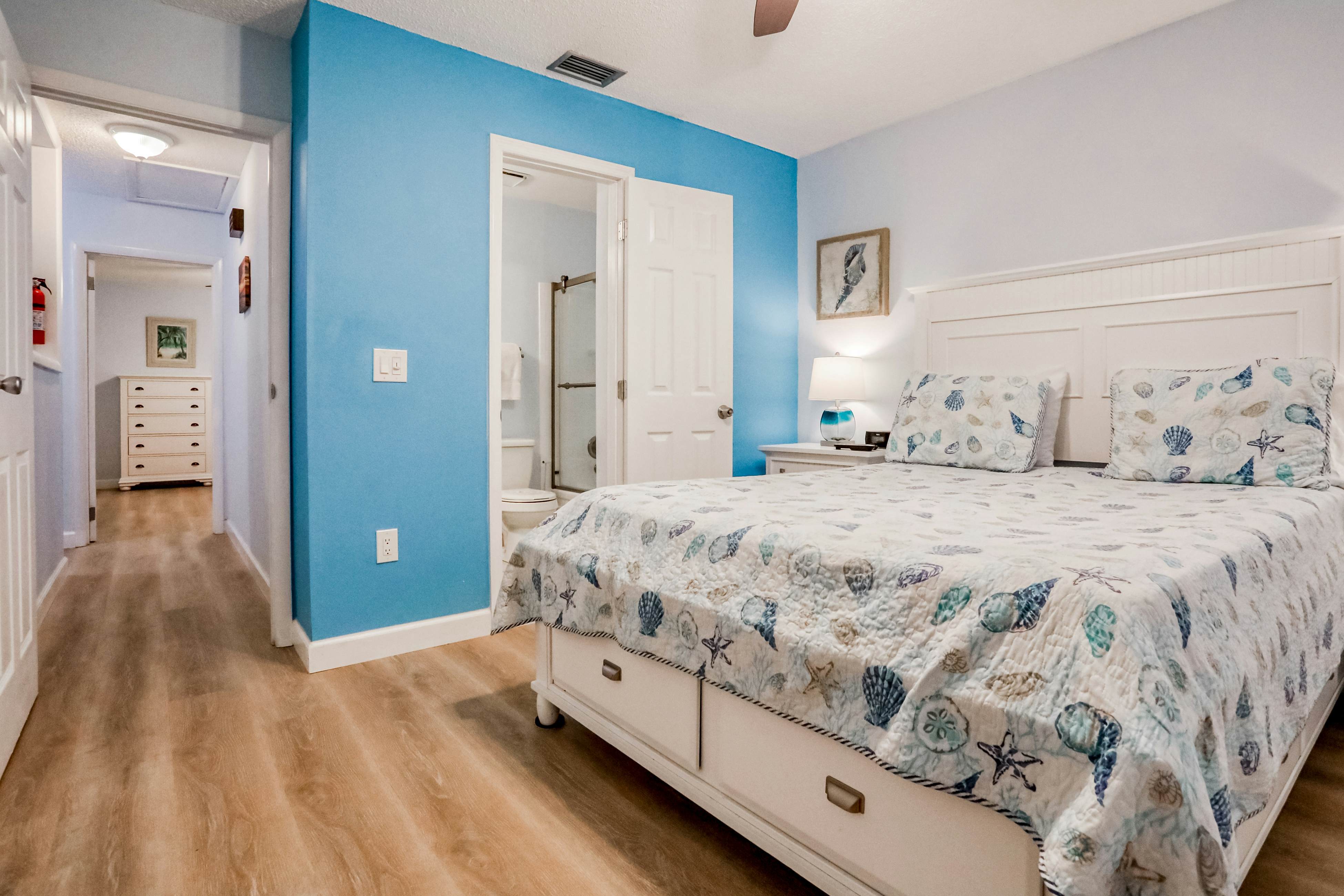 Spacious townhouse across from beach access