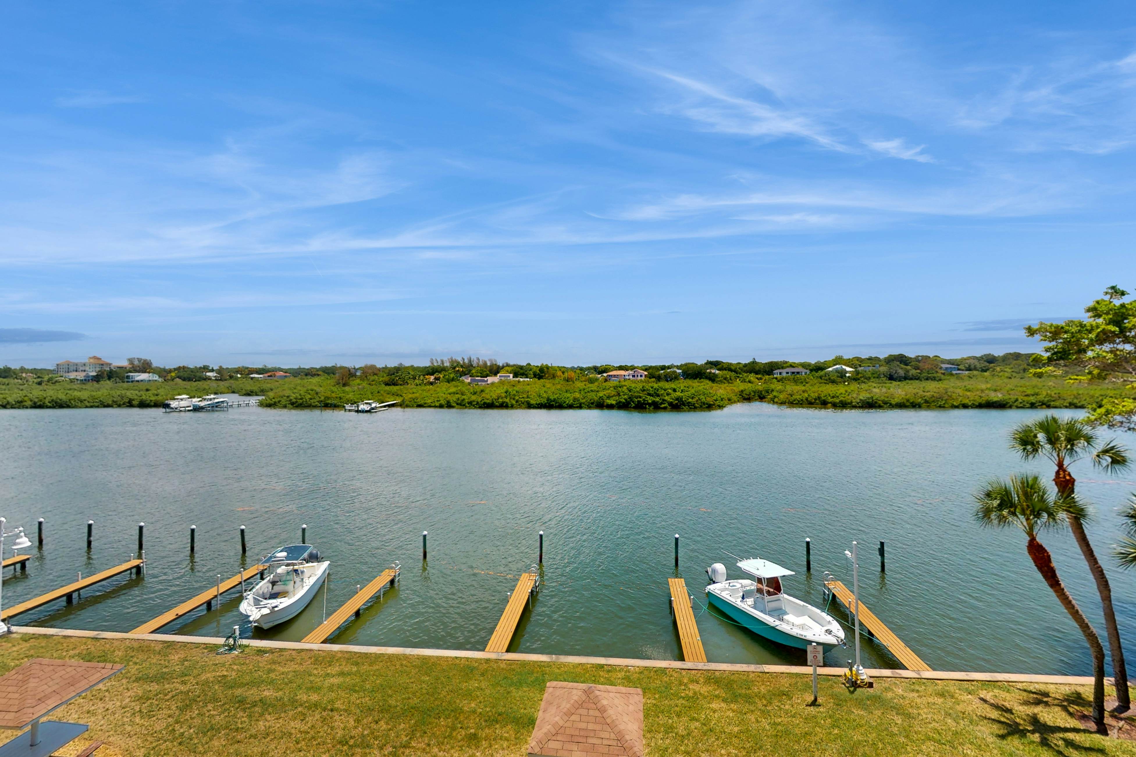Intracoastal perch across from the beach with heated pool, dock & pickleball