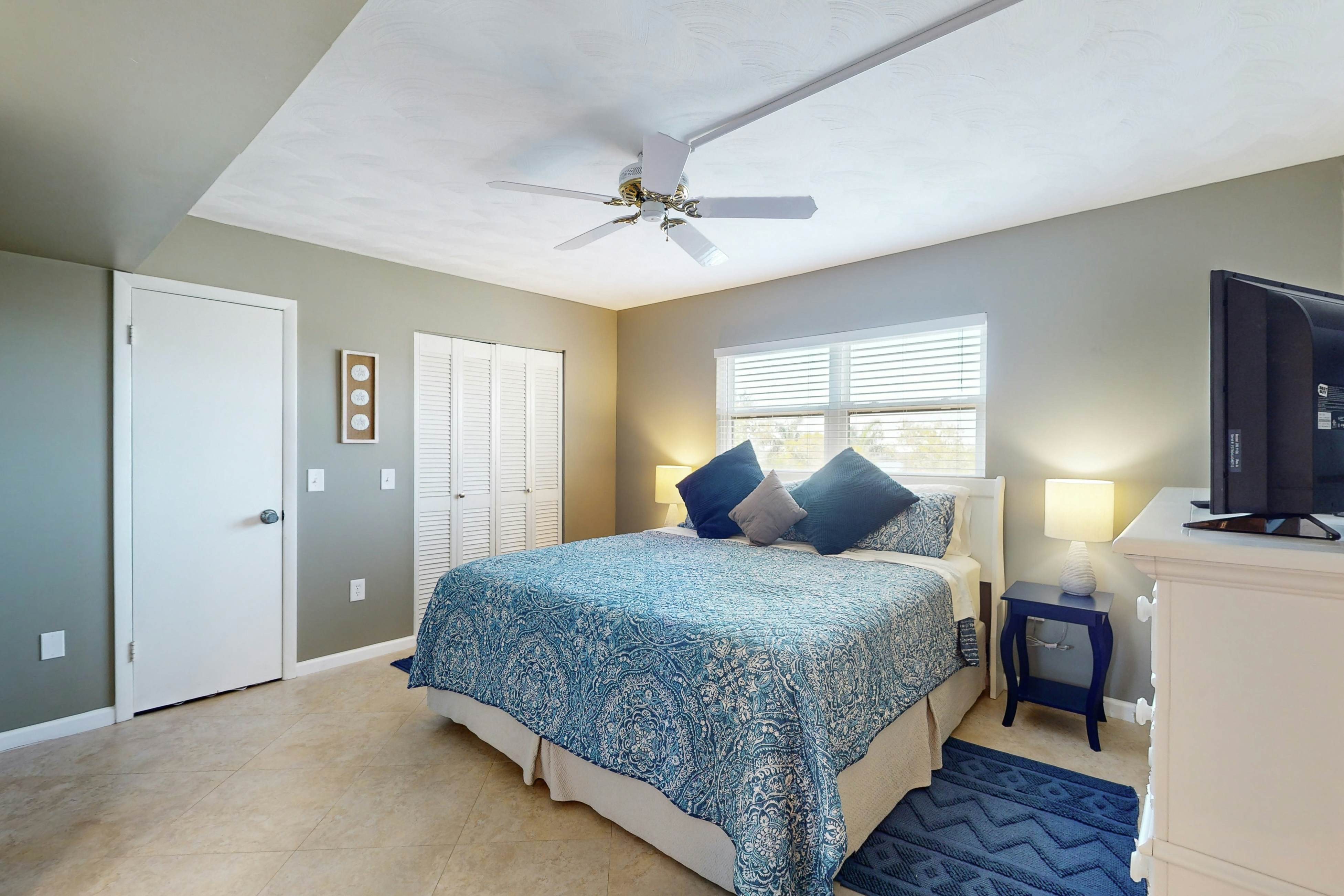 Intracoastal perch across from the beach with heated pool, dock & pickleball