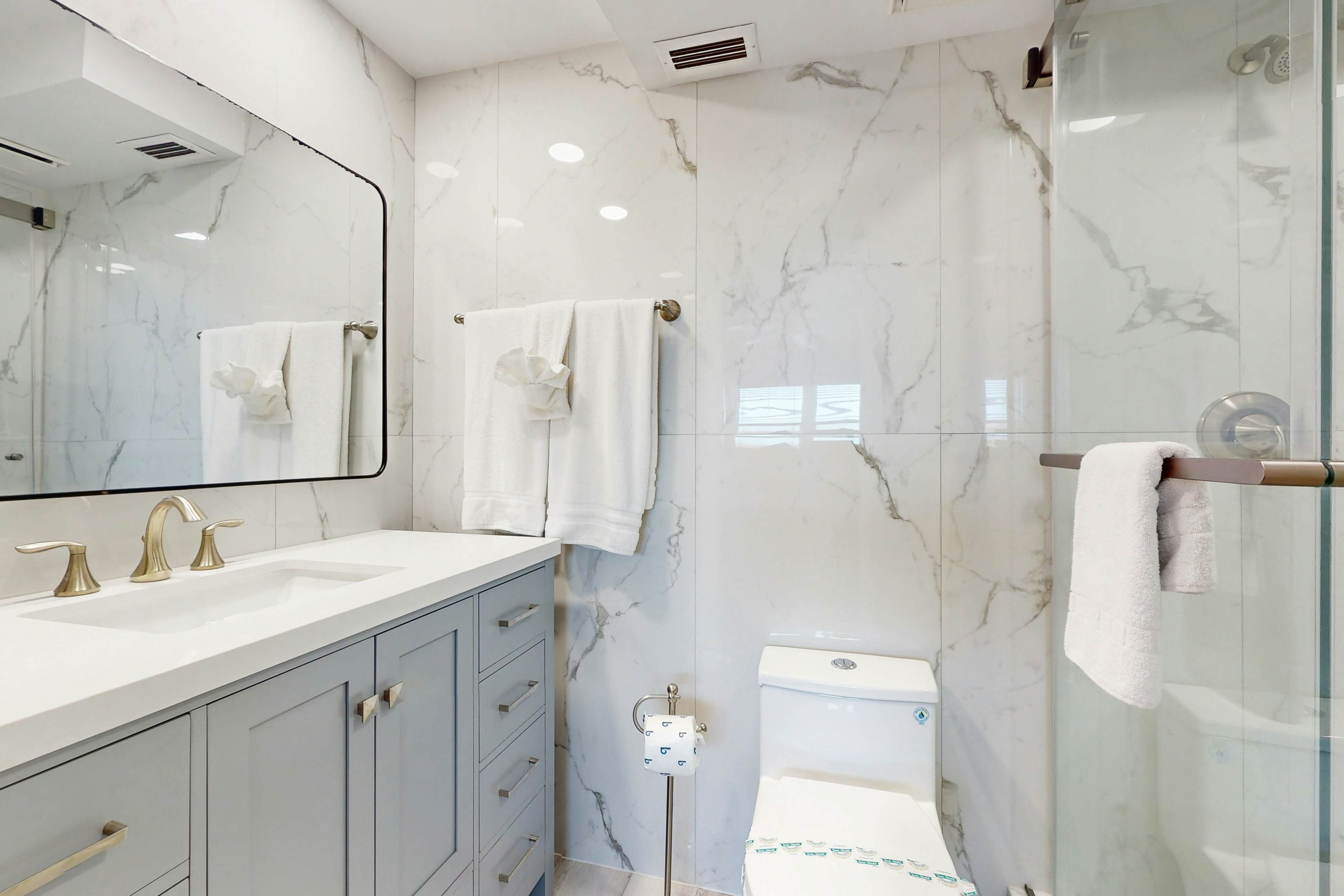 Intracoastal perch across from the beach with heated pool, dock & pickleball