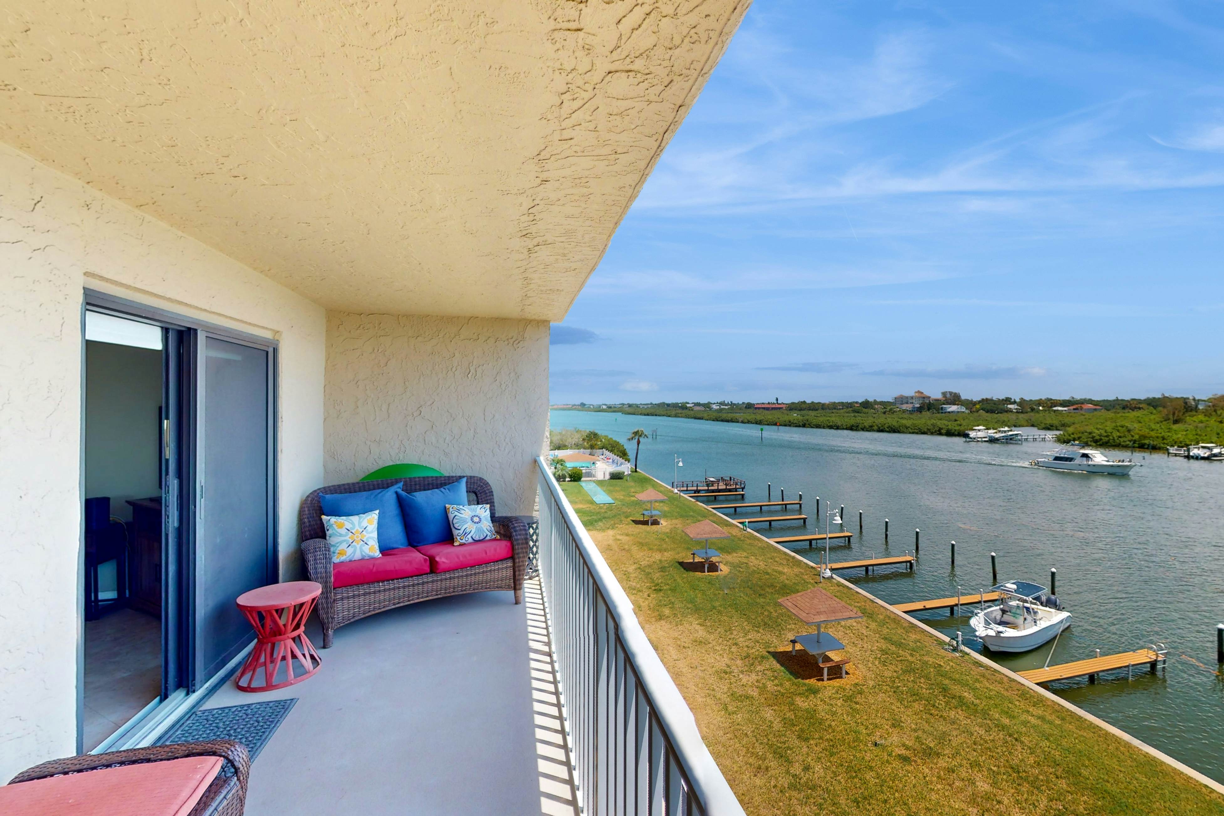 Intracoastal perch across from the beach with heated pool, dock & pickleball