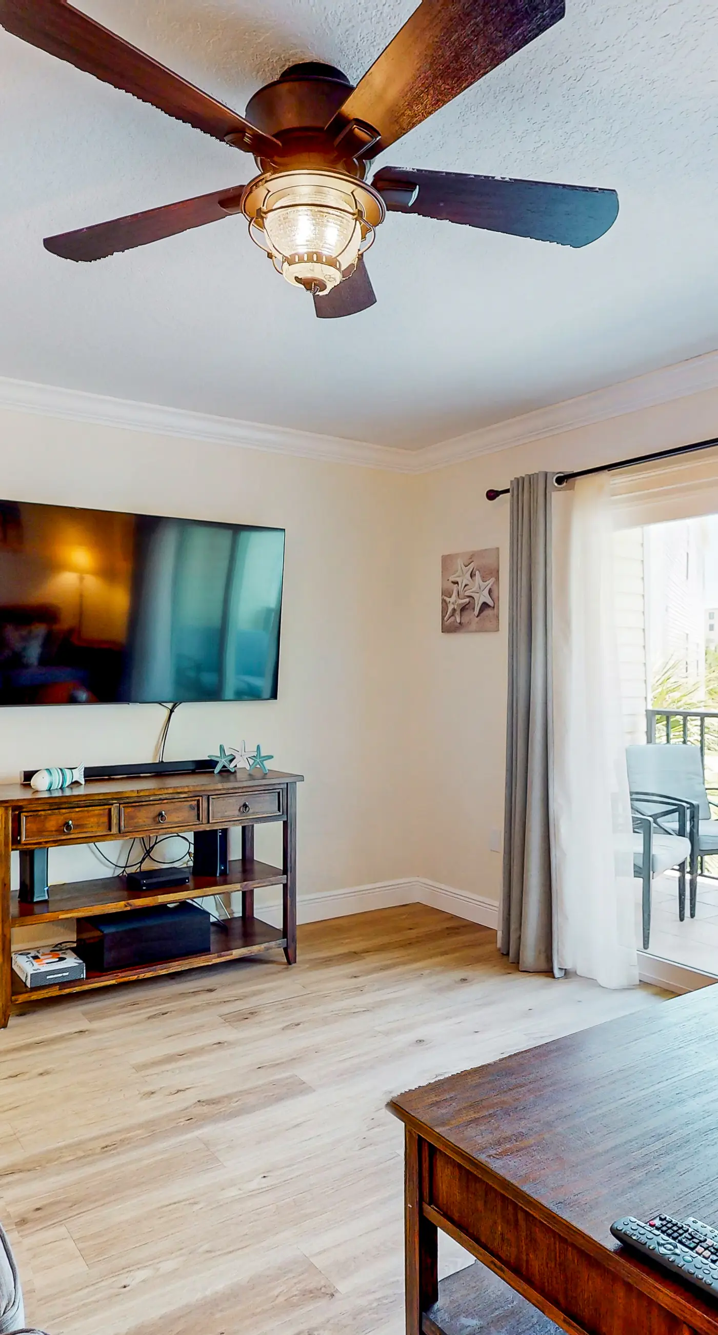 Flip Flops and Fun Furnished Balcony Bay View Pool Across from Beach