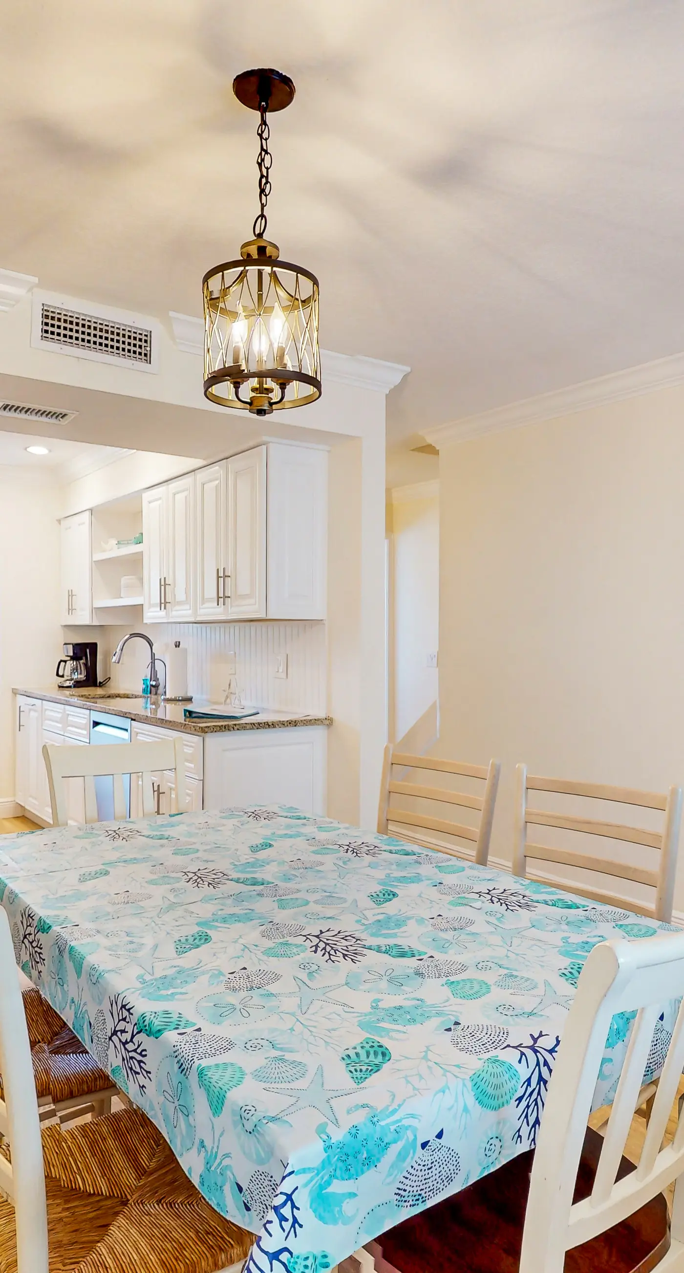 Flip Flops and Fun Furnished Balcony Bay View Pool Across from Beach