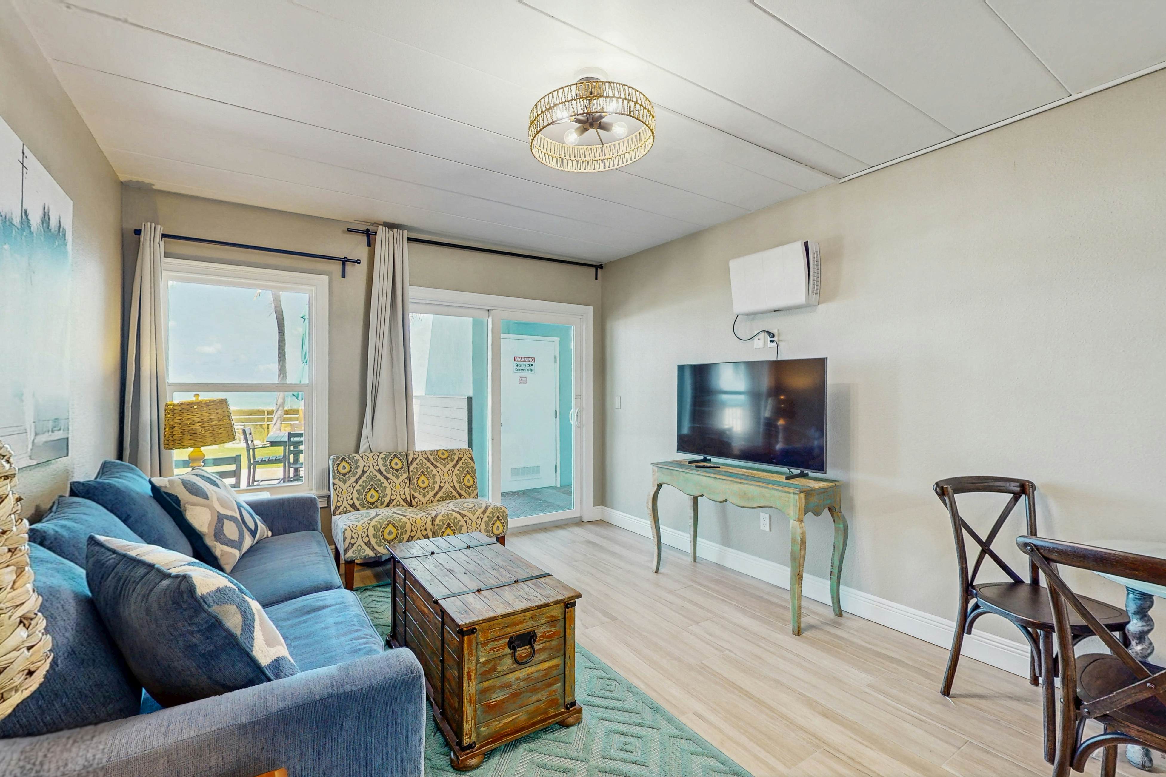 Beachfront condo on ground floor with full kitchen & central AC