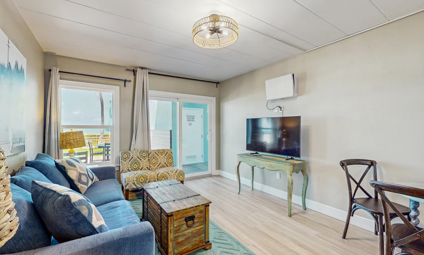 Beachfront condo on ground floor with full kitchen and central AC