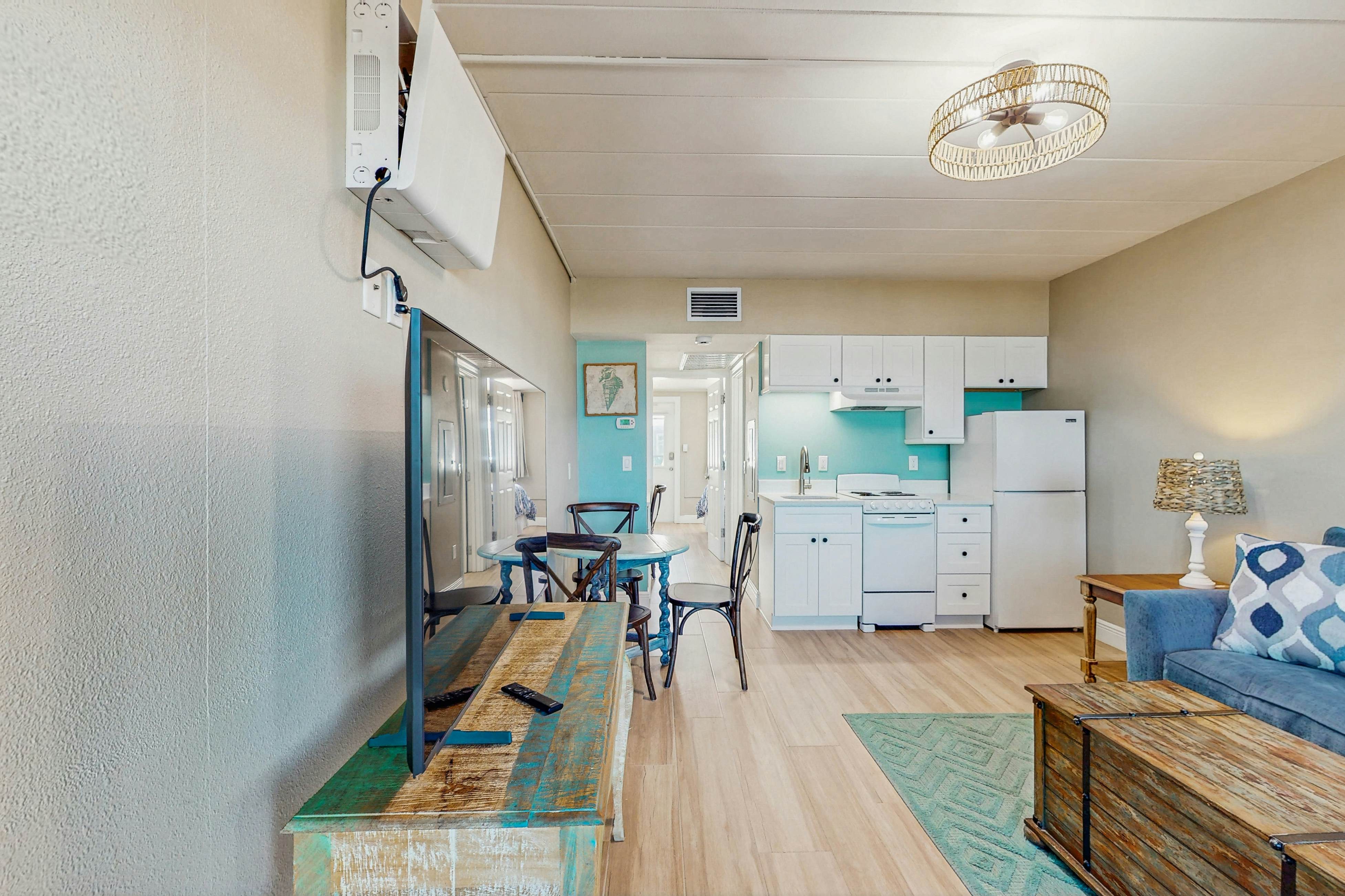 Beachfront condo on ground floor with full kitchen & central AC