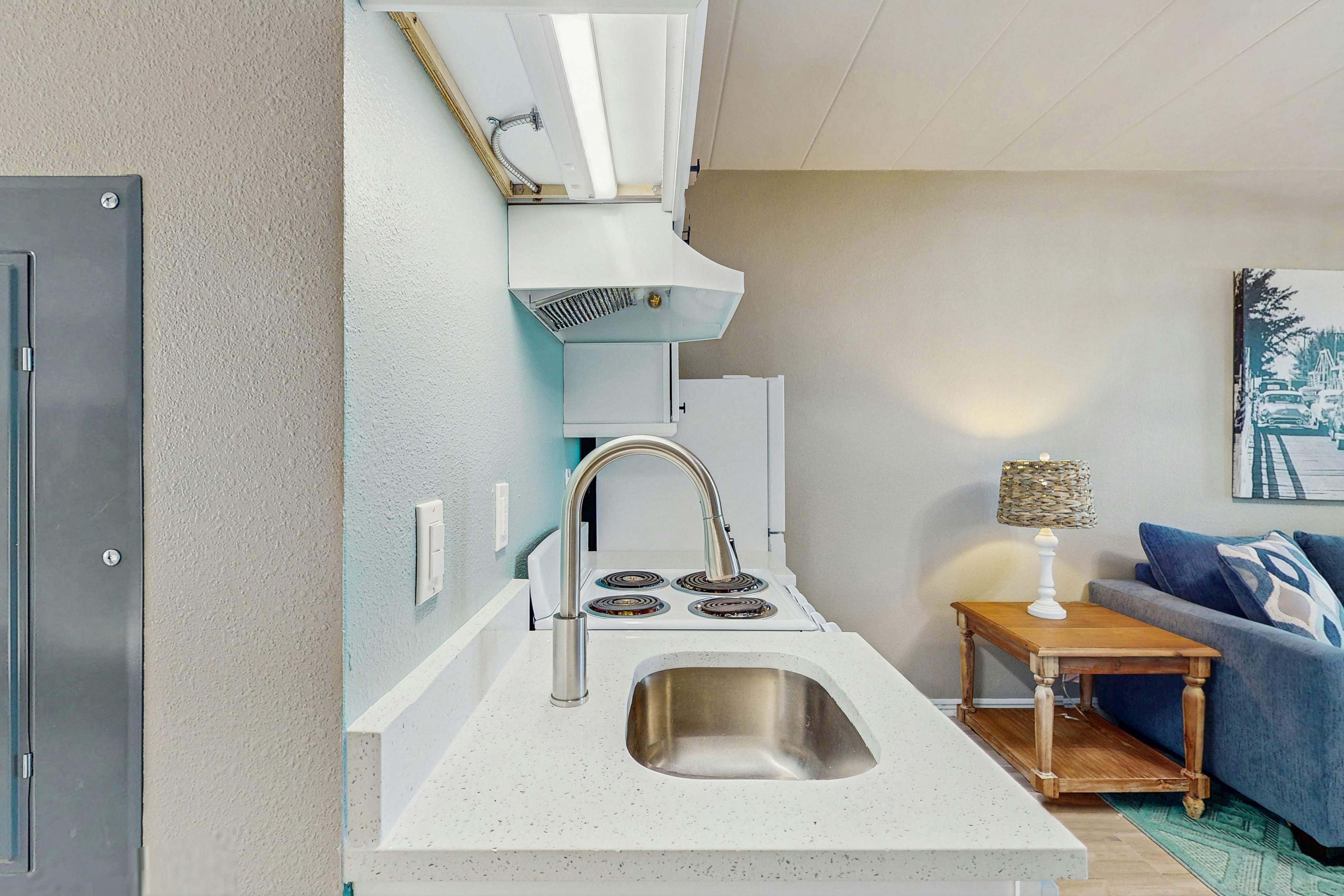 Beachfront condo on ground floor with full kitchen & central AC