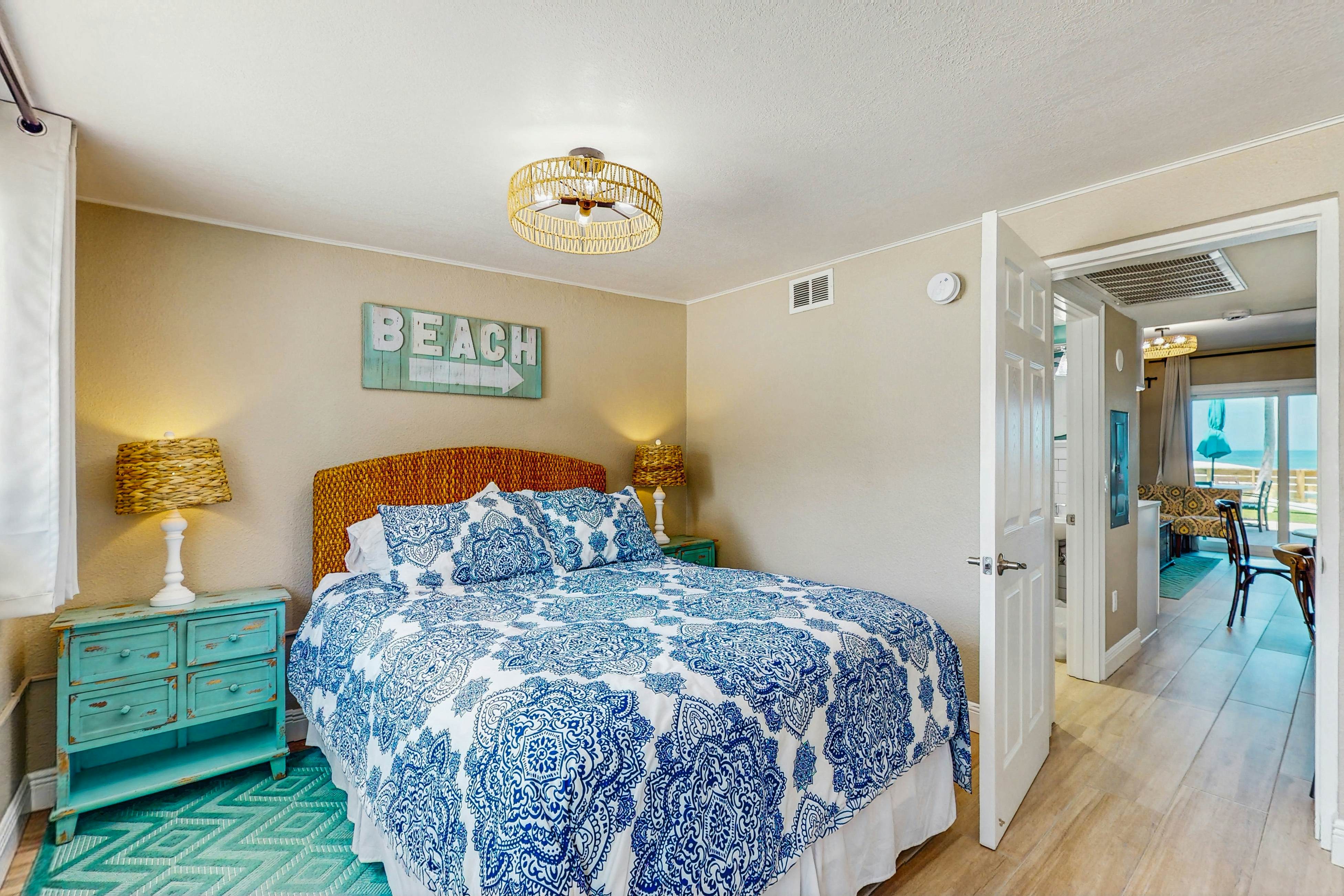 Beachfront condo on ground floor with full kitchen & central AC