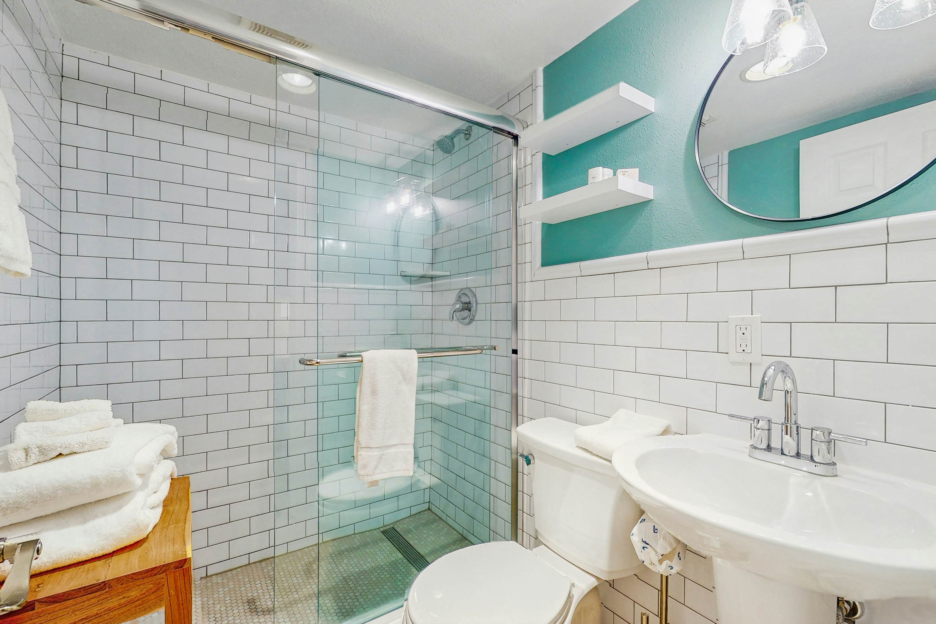 Beachfront condo on ground floor with full kitchen & central AC