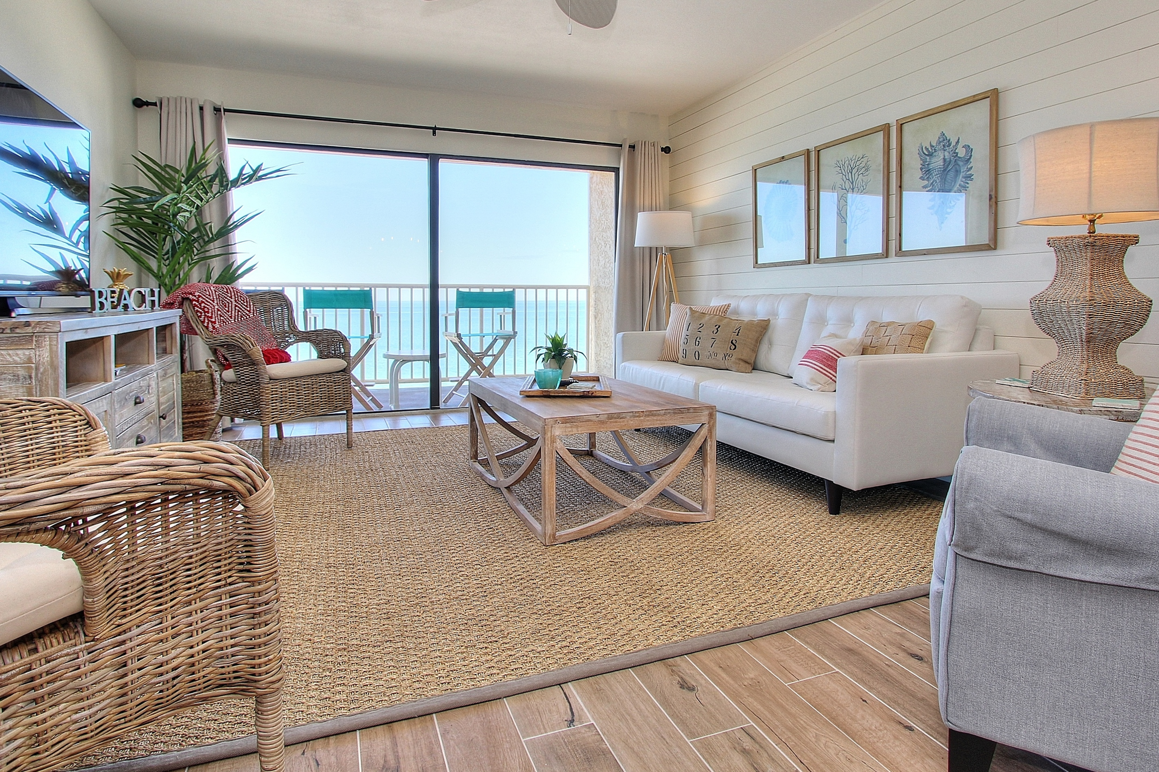Beachfront condo with lovely Gulf view and heated pool