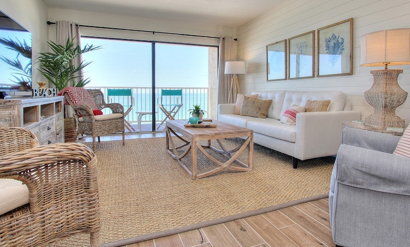 Beachfront condo with lovely Gulf view and heated pool