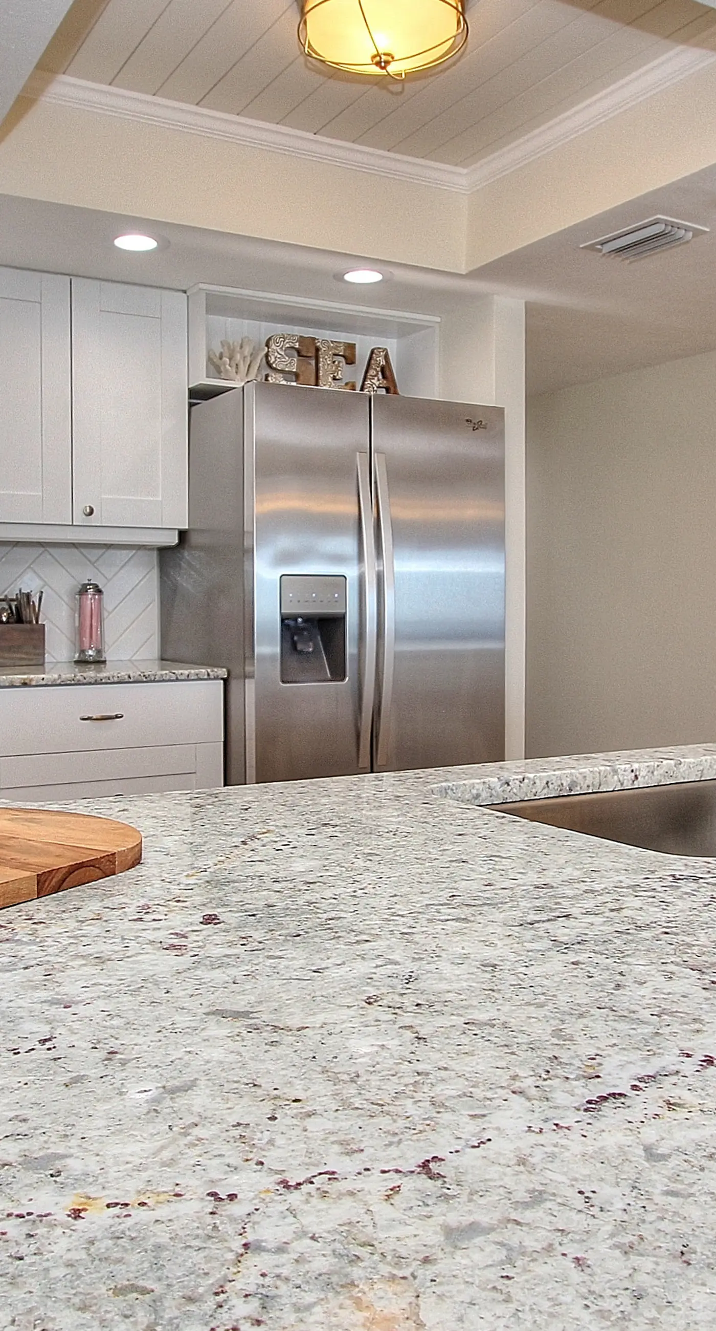 Beachfront condo with lovely Gulf view and heated pool