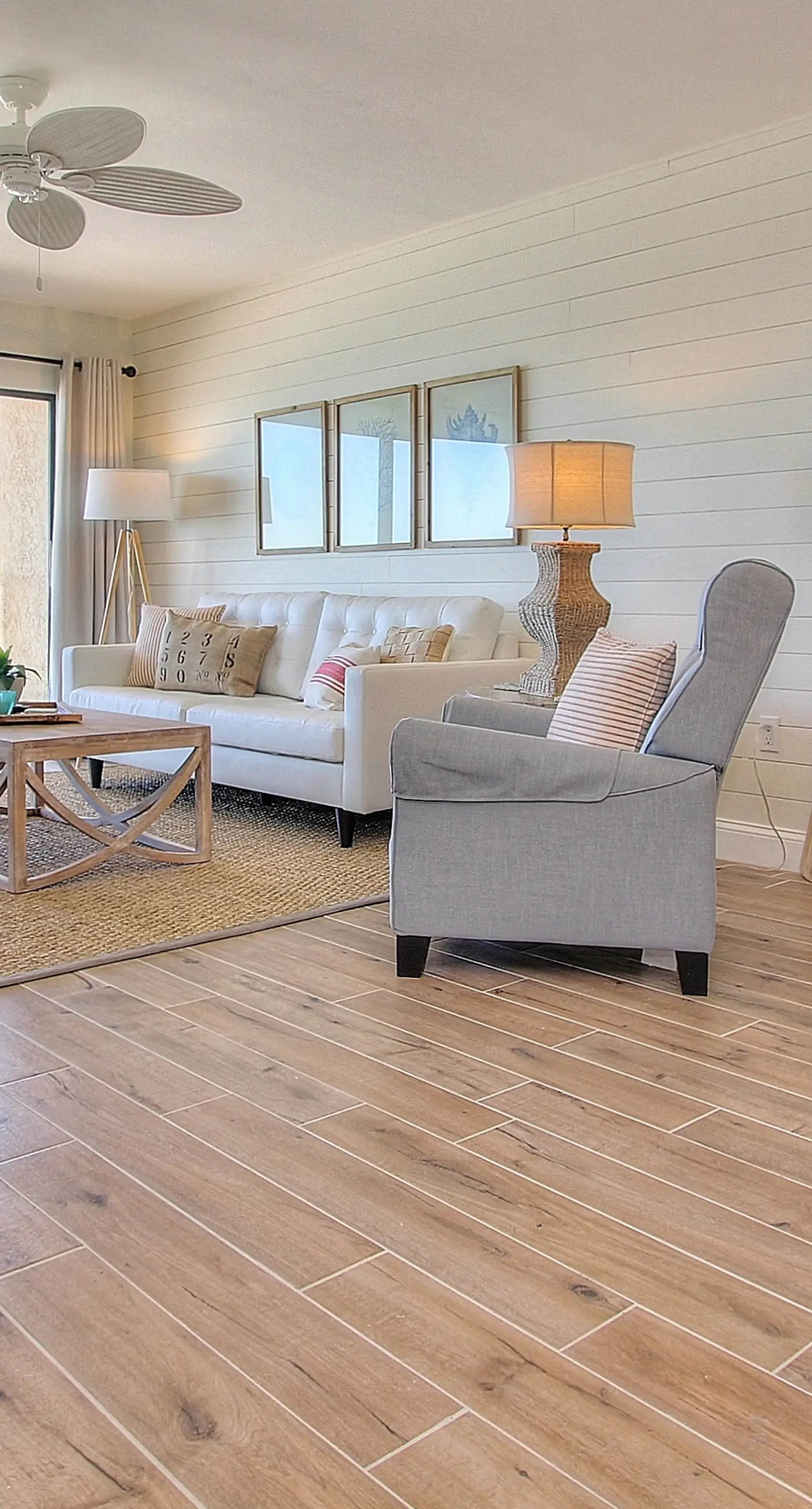Beachfront condo with lovely Gulf view and heated pool