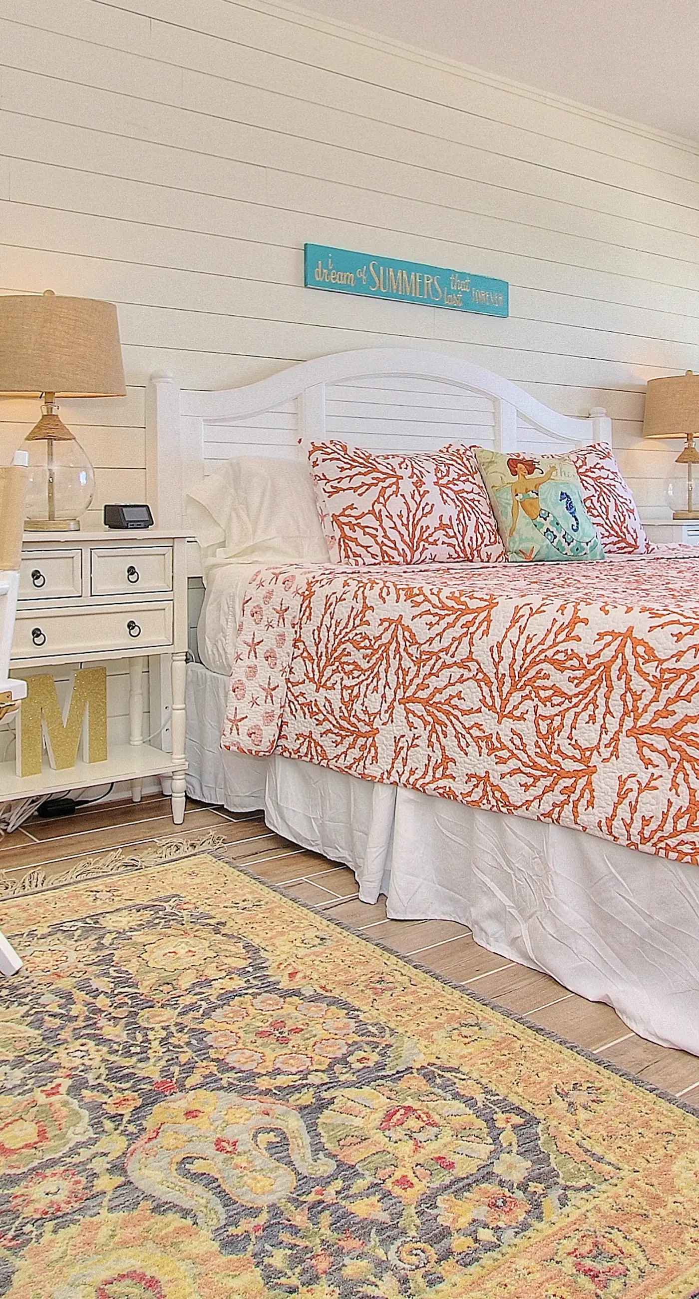 Beachfront condo with lovely Gulf view and heated pool