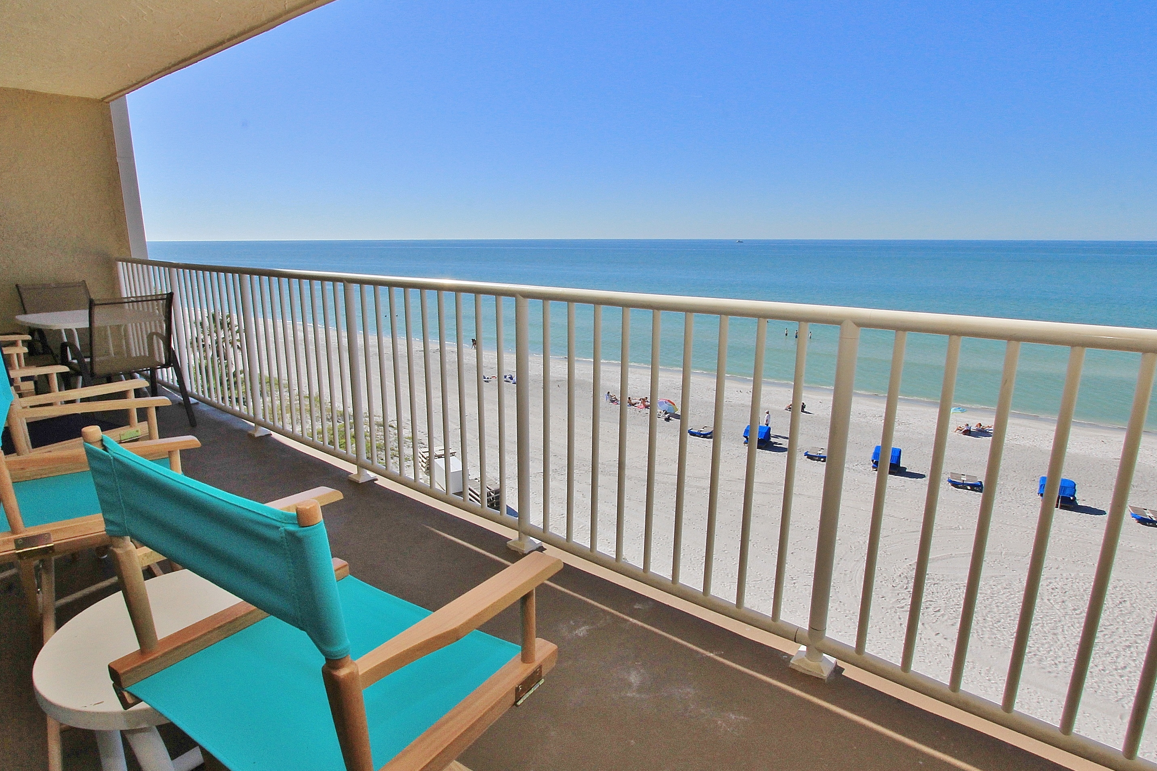 Beachfront condo with lovely Gulf view and heated pool