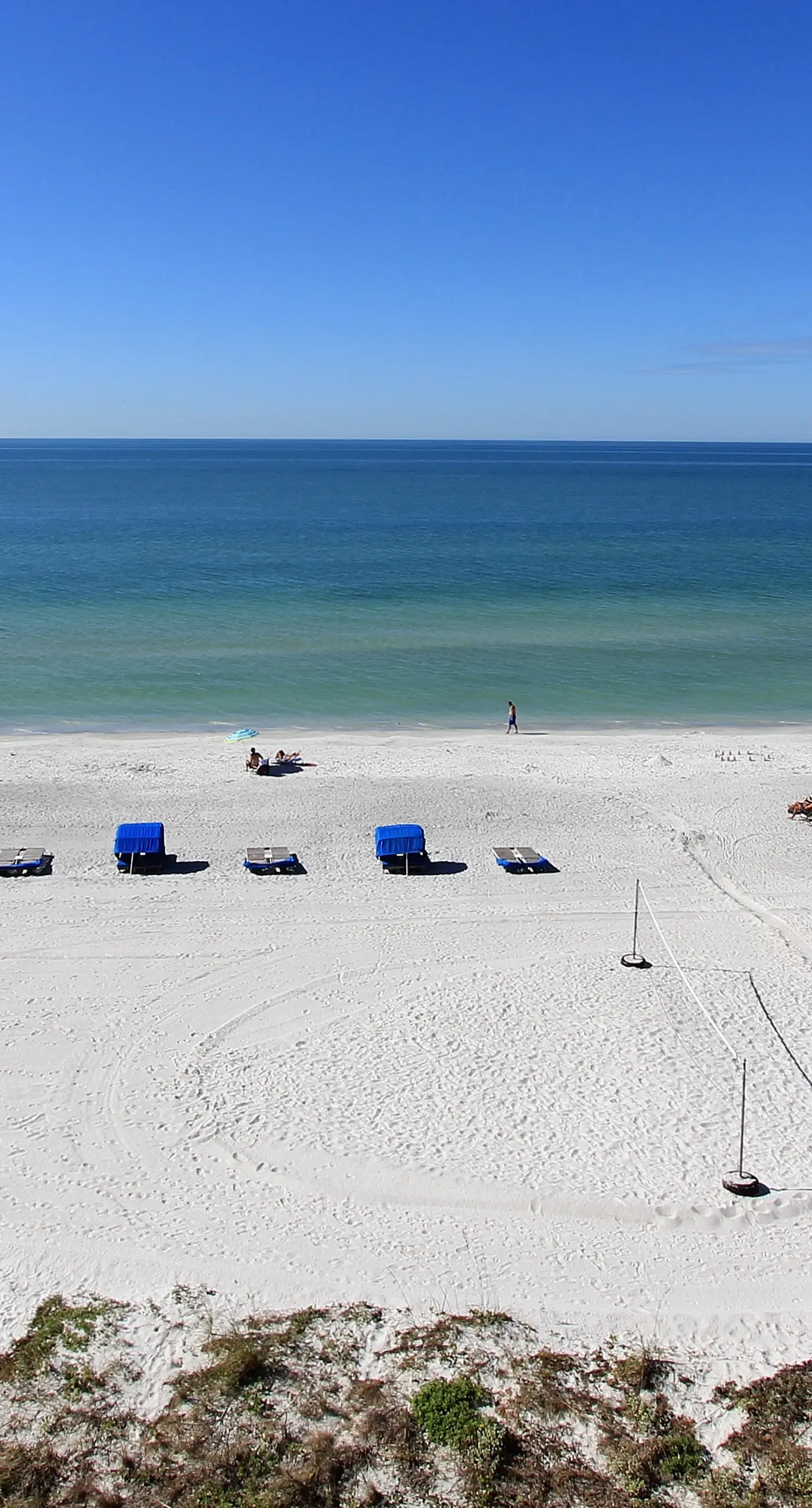 Beachfront condo with lovely Gulf view and heated pool