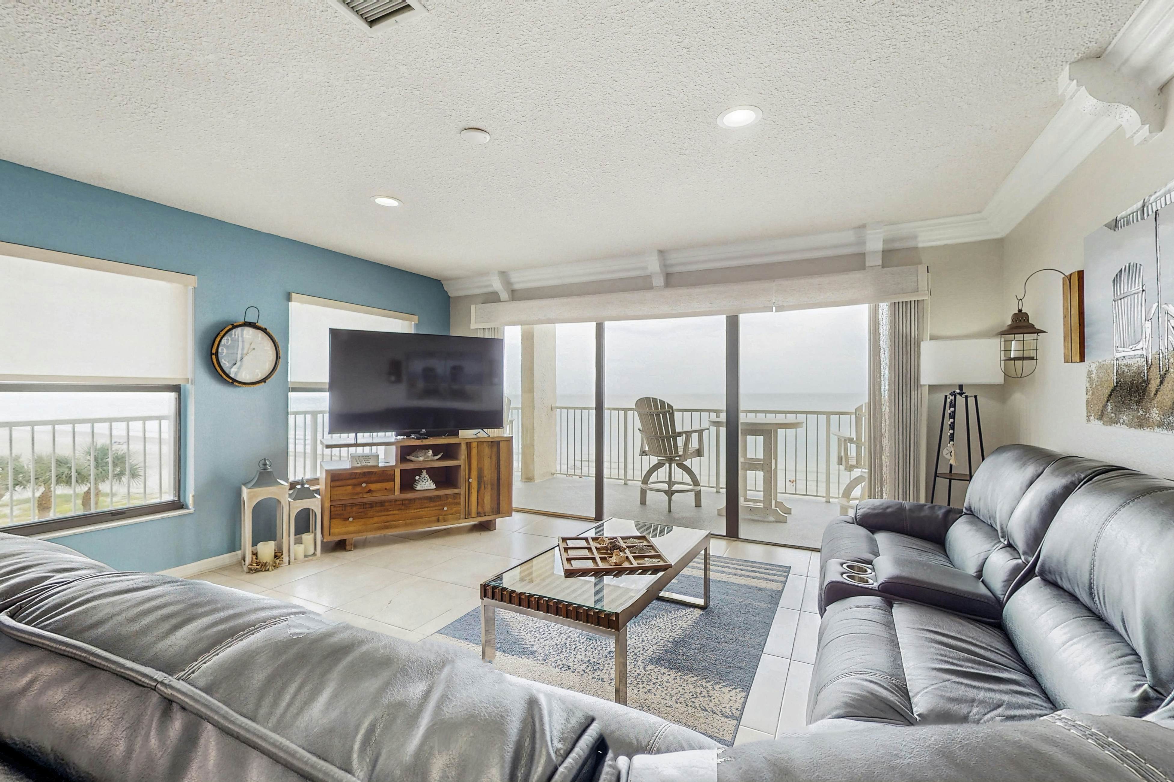 Coastal condo with sweeping Gulf views & wraparound balcony - dogs welcome
