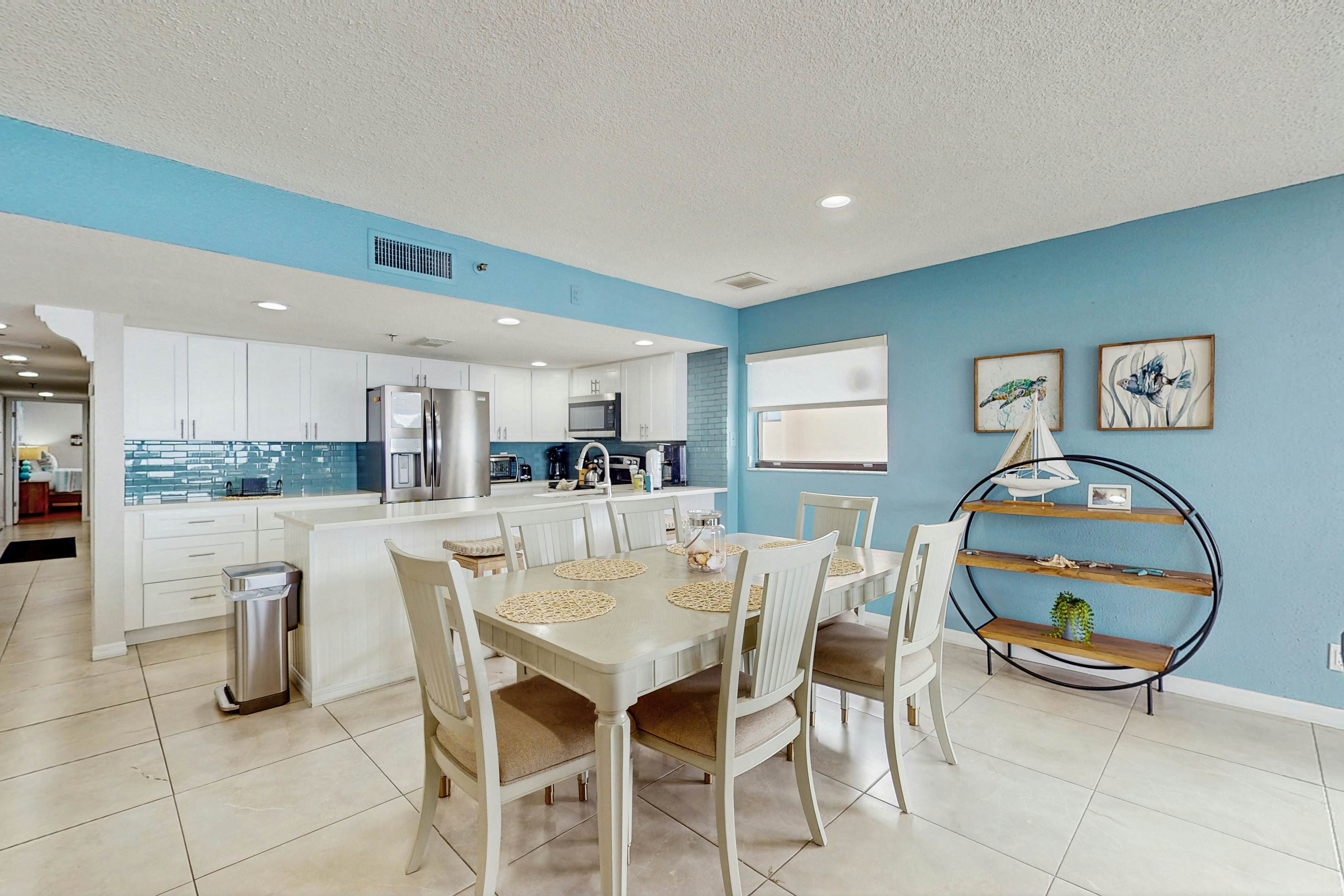 Coastal condo with sweeping Gulf views & wraparound balcony - dogs welcome