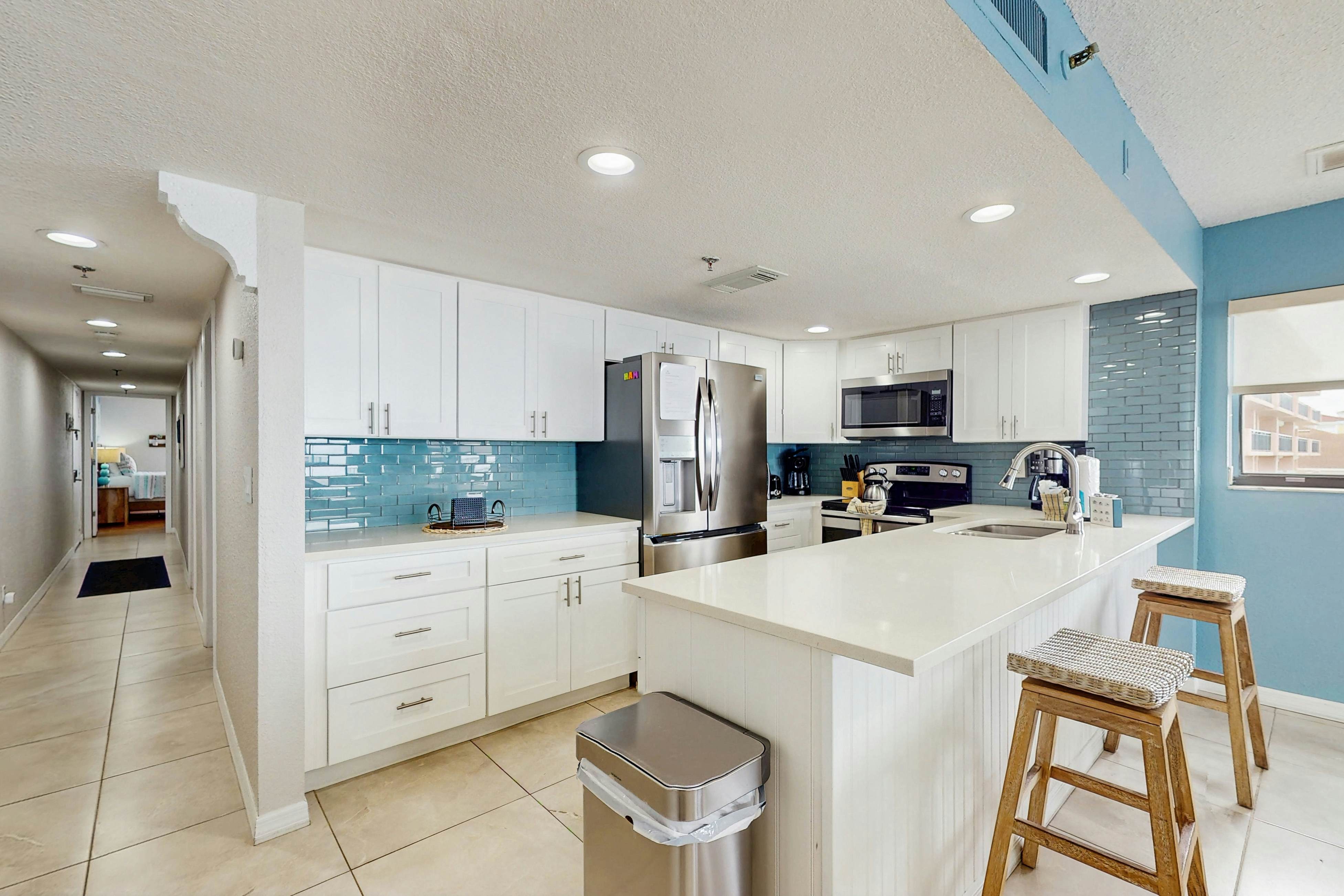 Coastal condo with sweeping Gulf views & wraparound balcony - dogs welcome