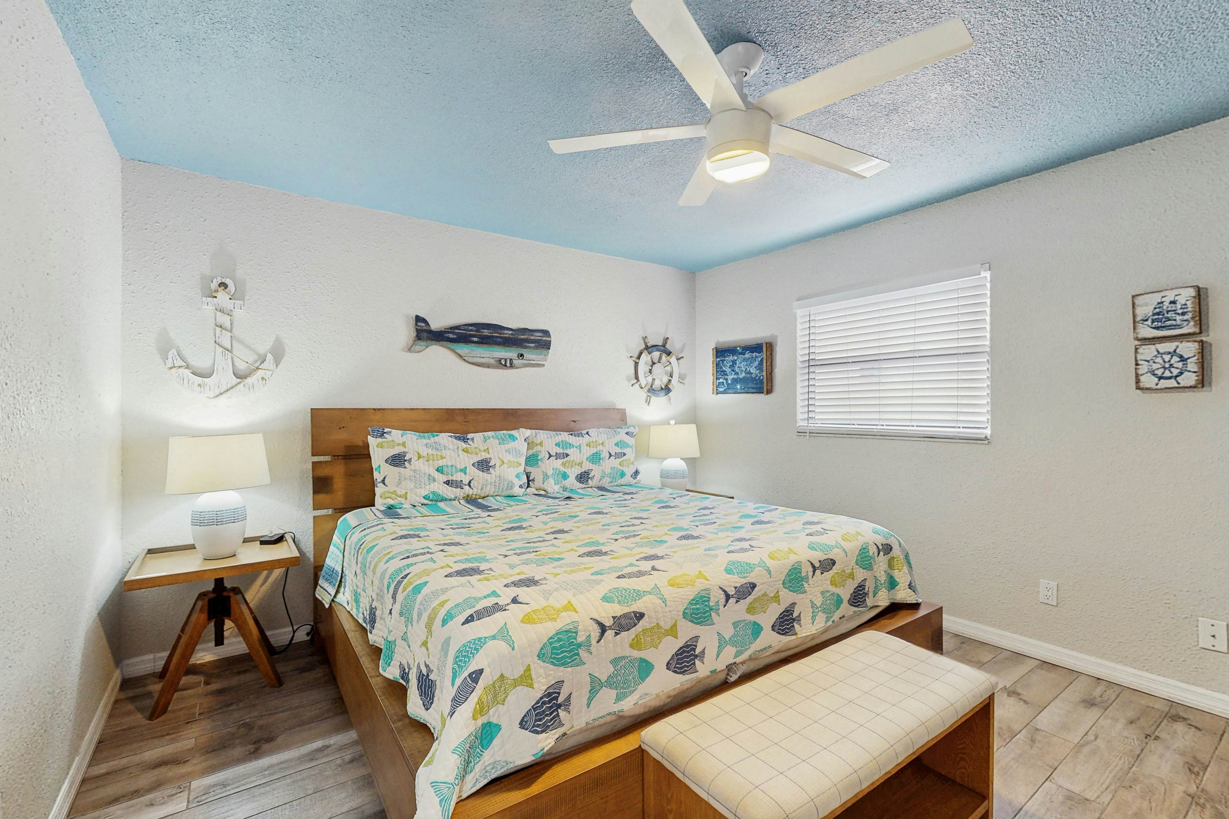 Coastal condo with sweeping Gulf views & wraparound balcony - dogs welcome