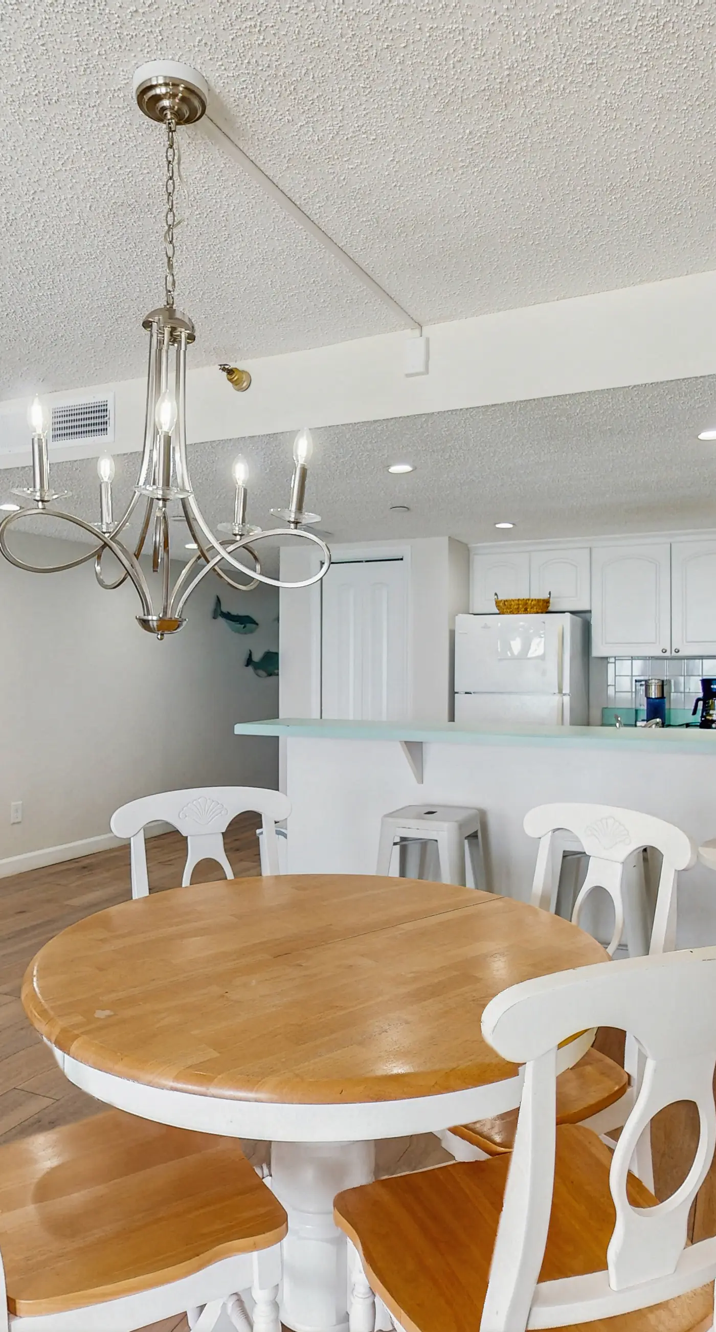 Beachfront Condo in Tampa | Balcony & Heated Pool