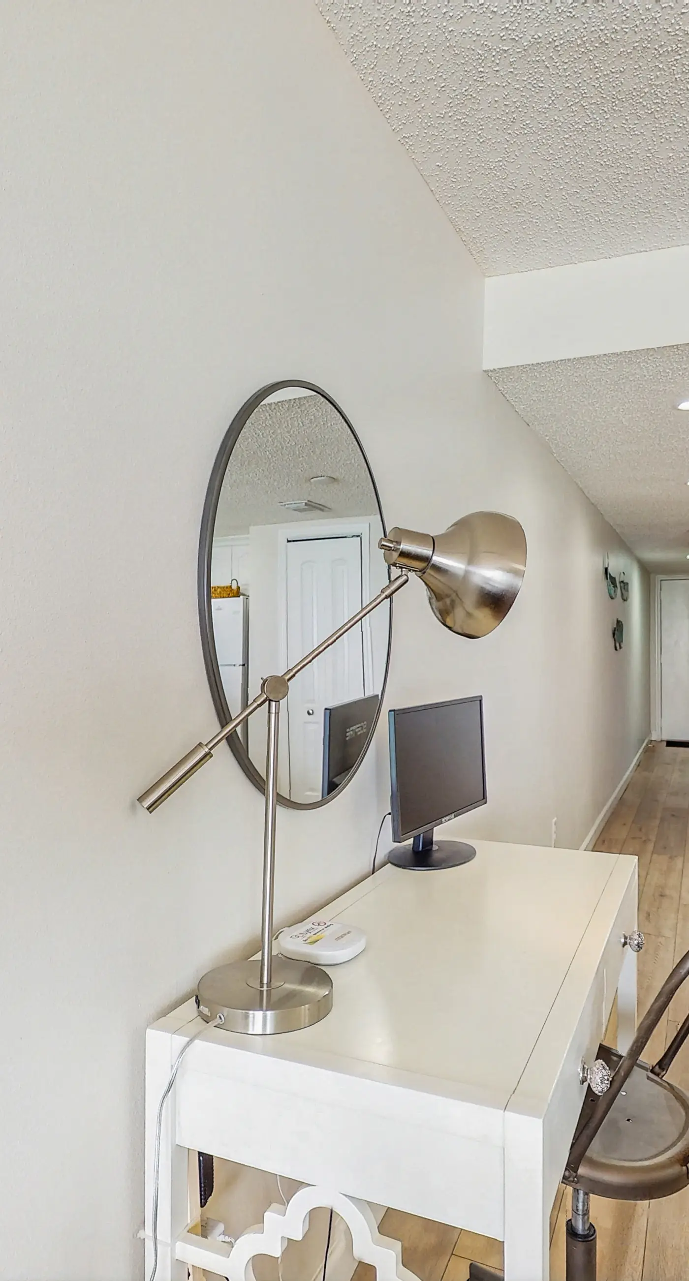 Beachfront Condo in Tampa | Balcony & Heated Pool