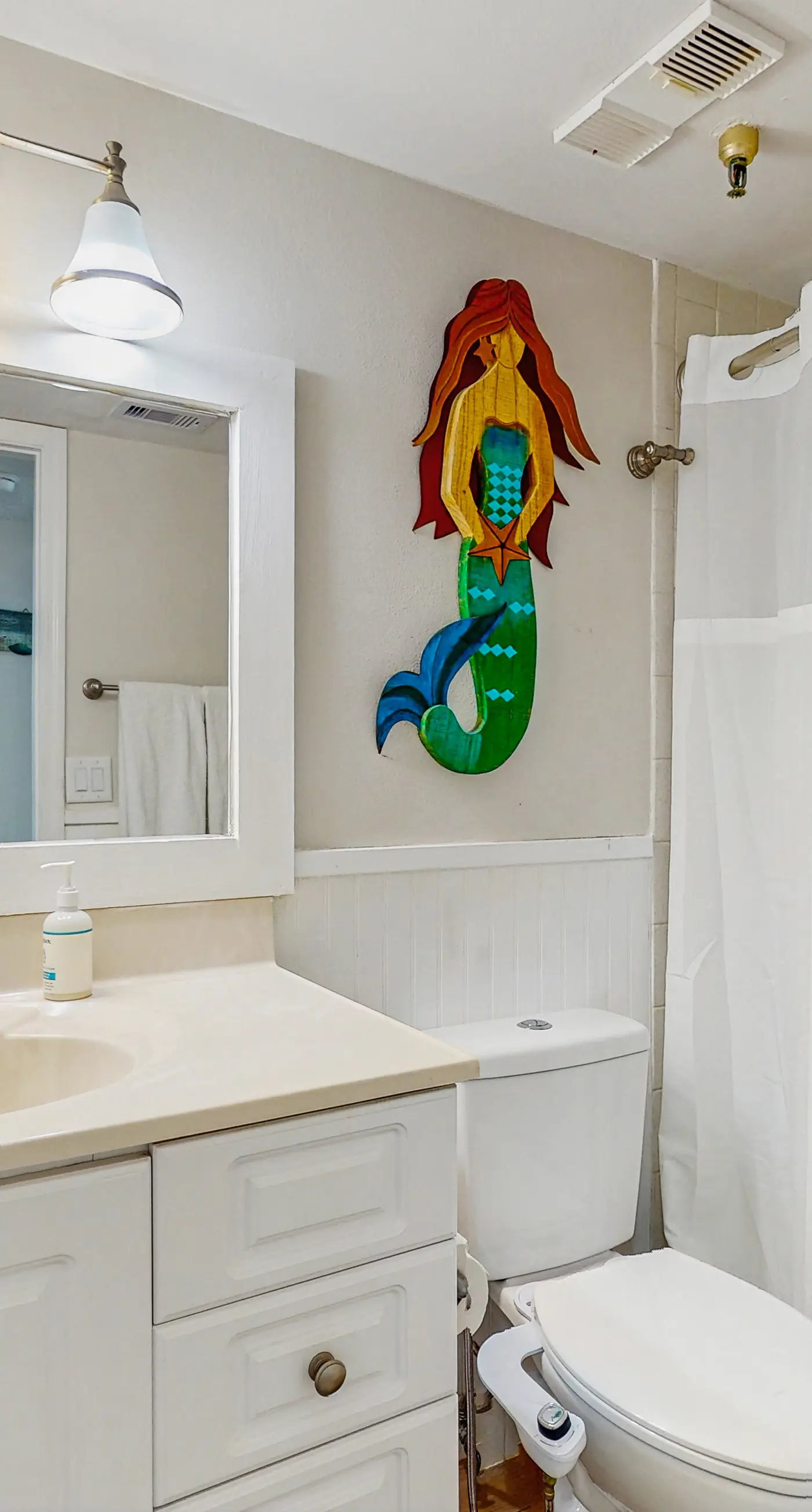 Beachfront Condo in Tampa | Balcony & Heated Pool