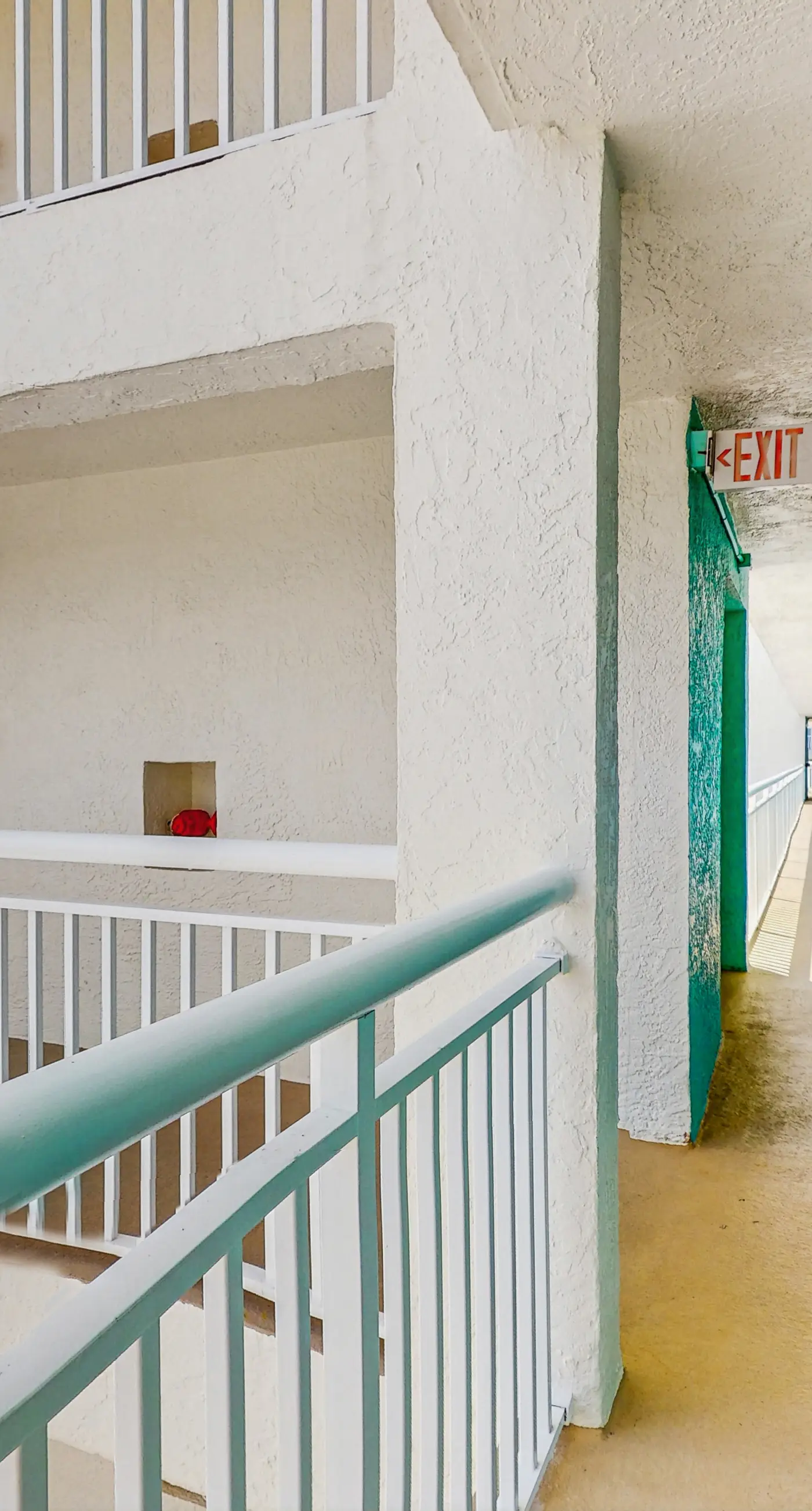 Beachfront Condo in Tampa | Balcony & Heated Pool