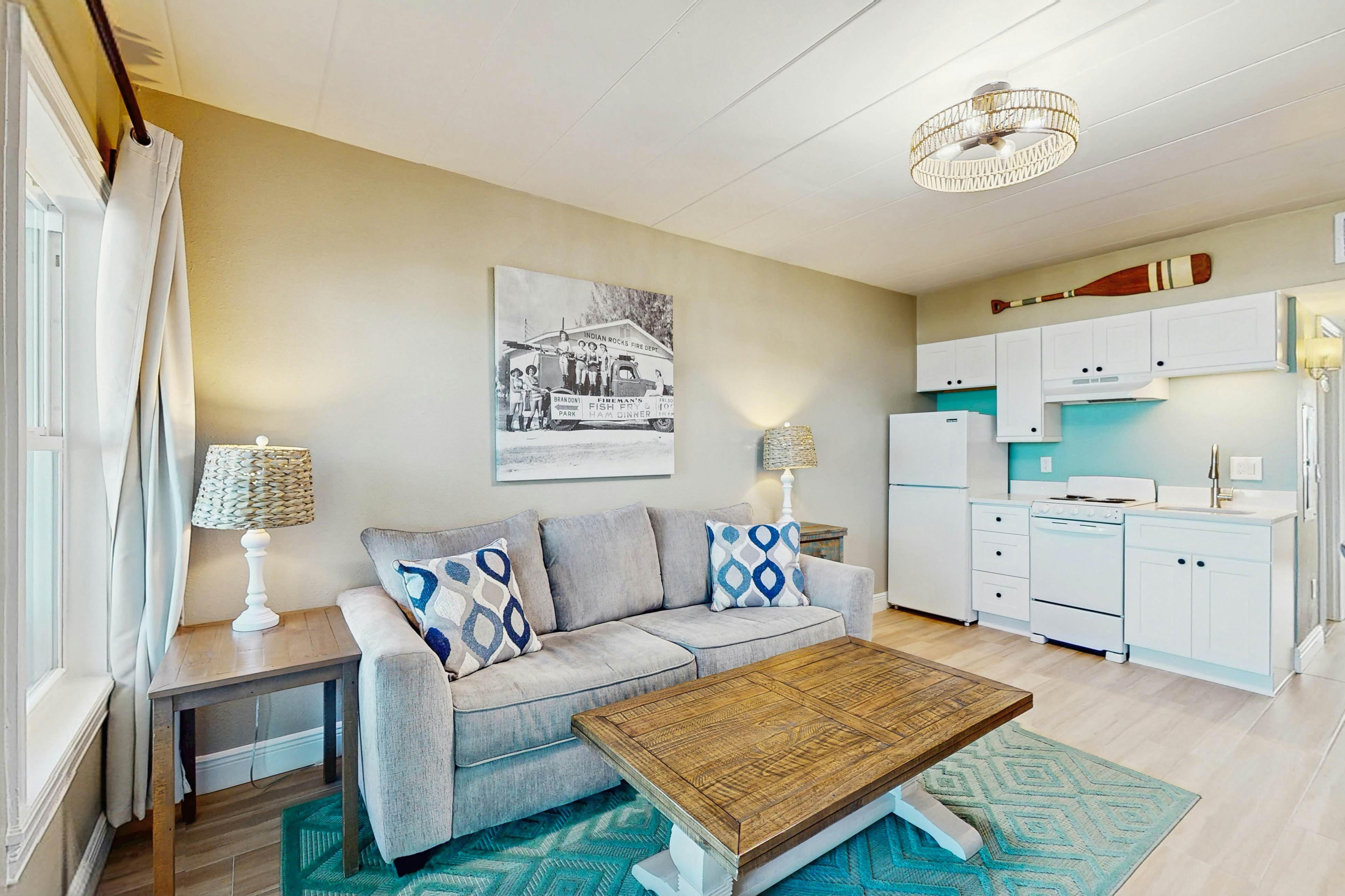 Gulf-front condo - ground-floor, beach access - full kitchen & central AC