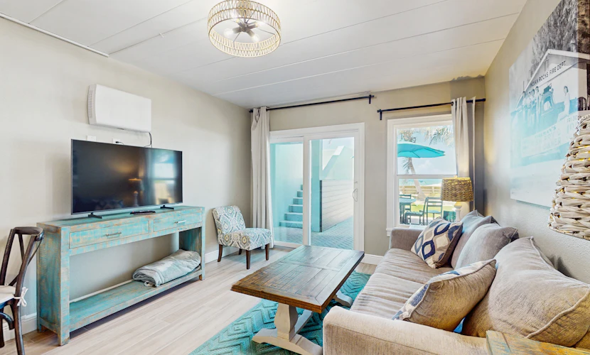 Gulf front condo ground floor beach access full kitchen and central AC