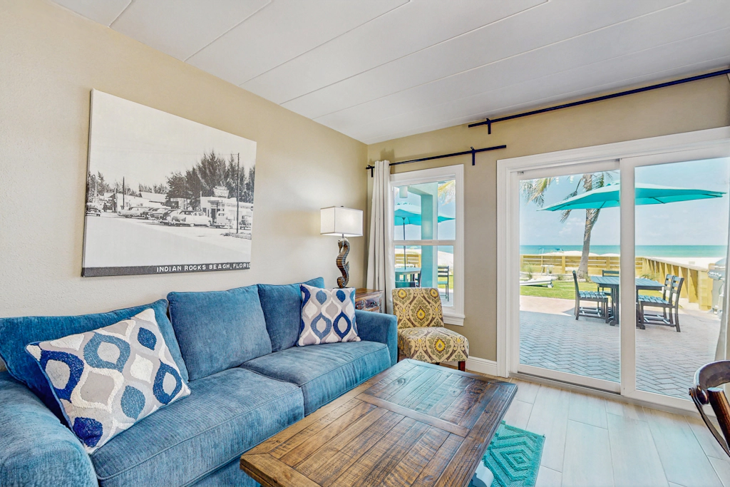 Beachfront condo Gulf views ground floor full kitchen and central AC