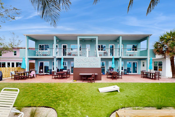 Gulf front condo beach access full kitchen and central AC