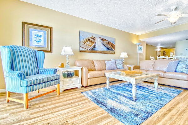 Beachfront coastal condo with private balcony WD on site heated pool and grills