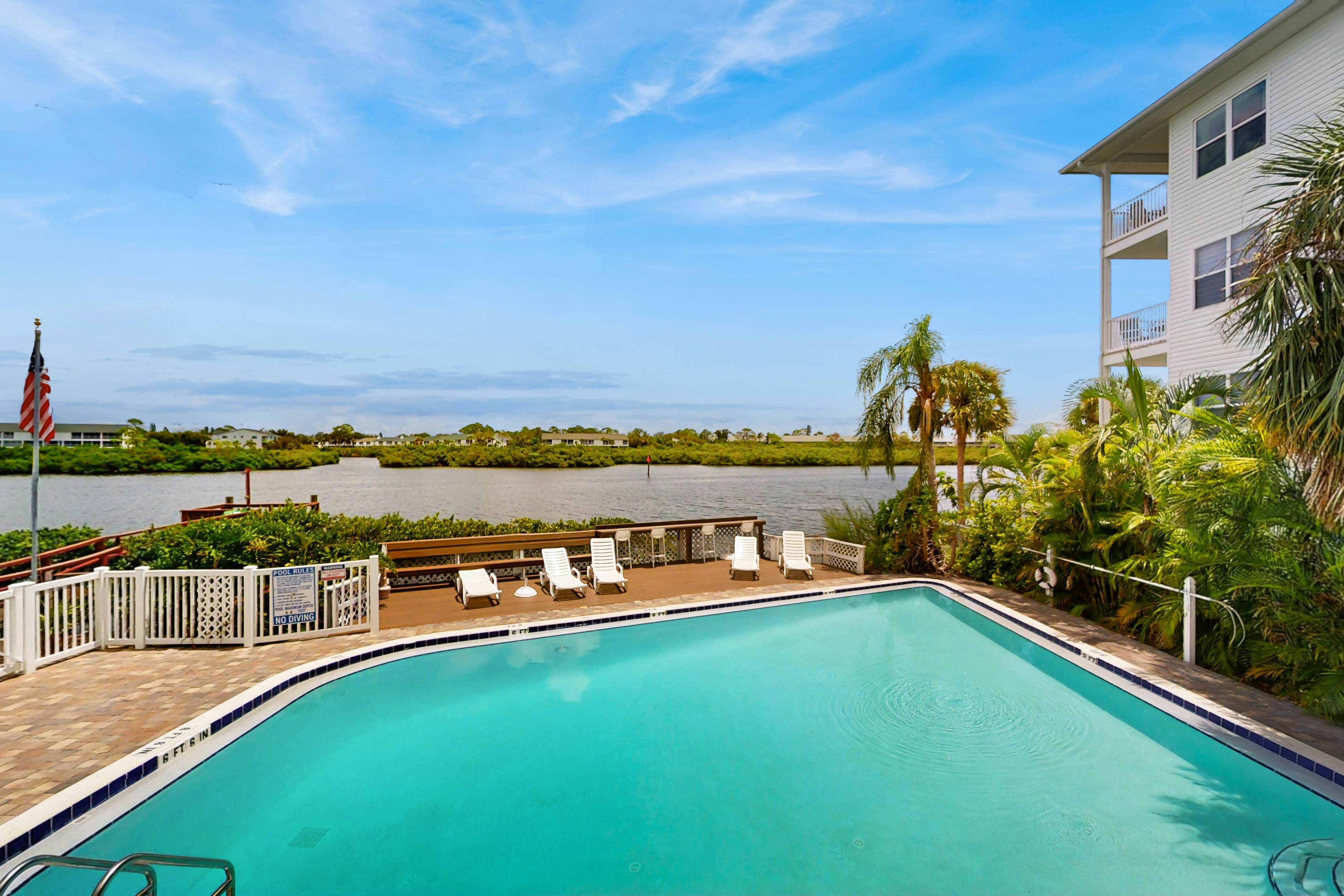 Intracoastal gem with kayaks, paddleboards & pool access - walk to beach
